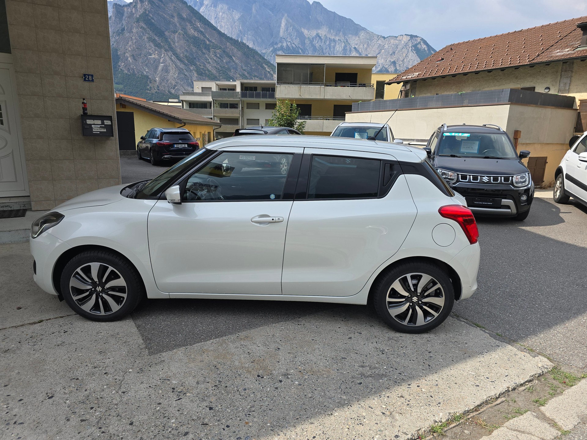 SUZUKI Swift 1.2 Compact + Hybrid CVT-image-6