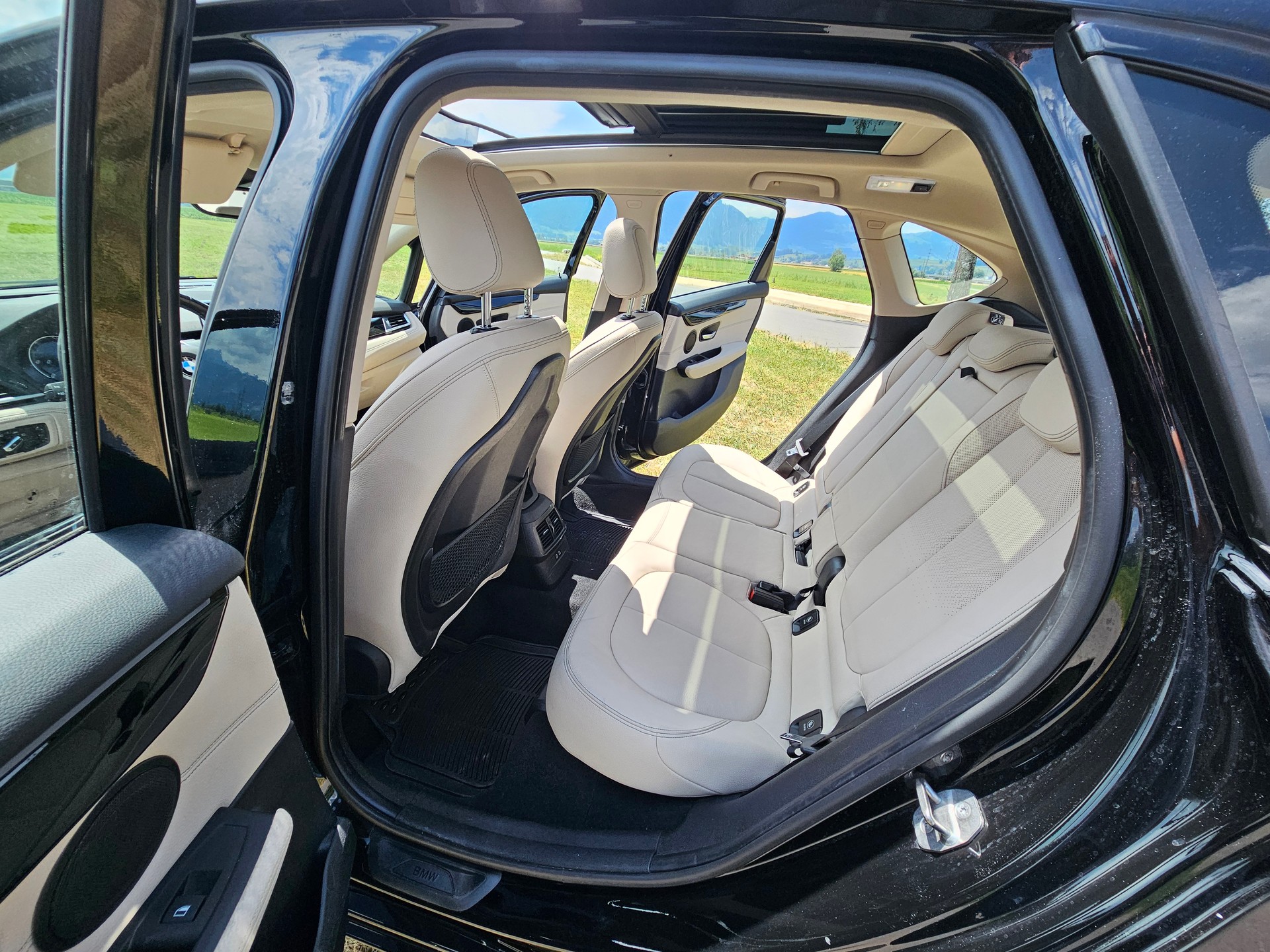 BMW 220d xDrive-image-2