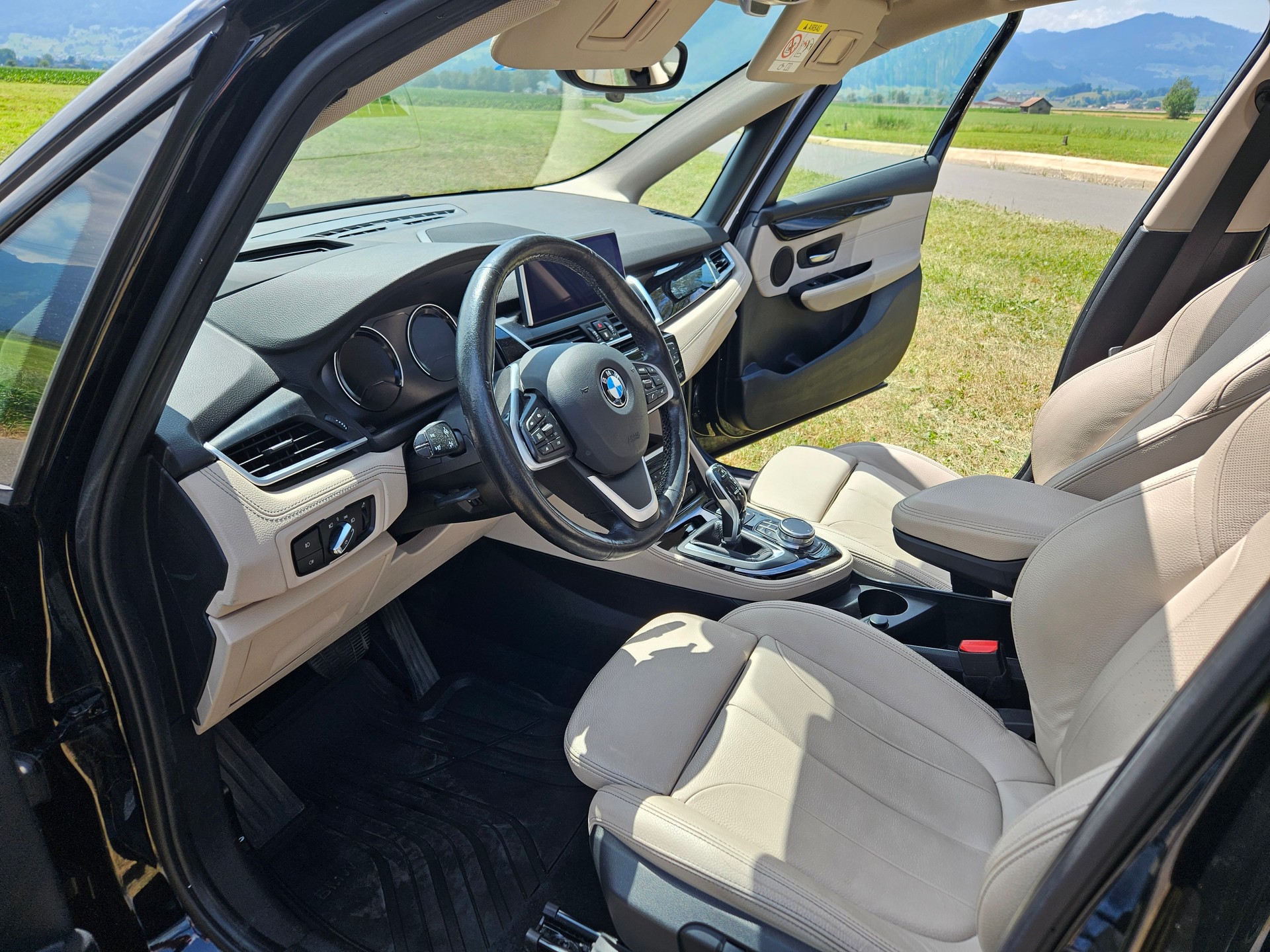 BMW 220d xDrive-image-1