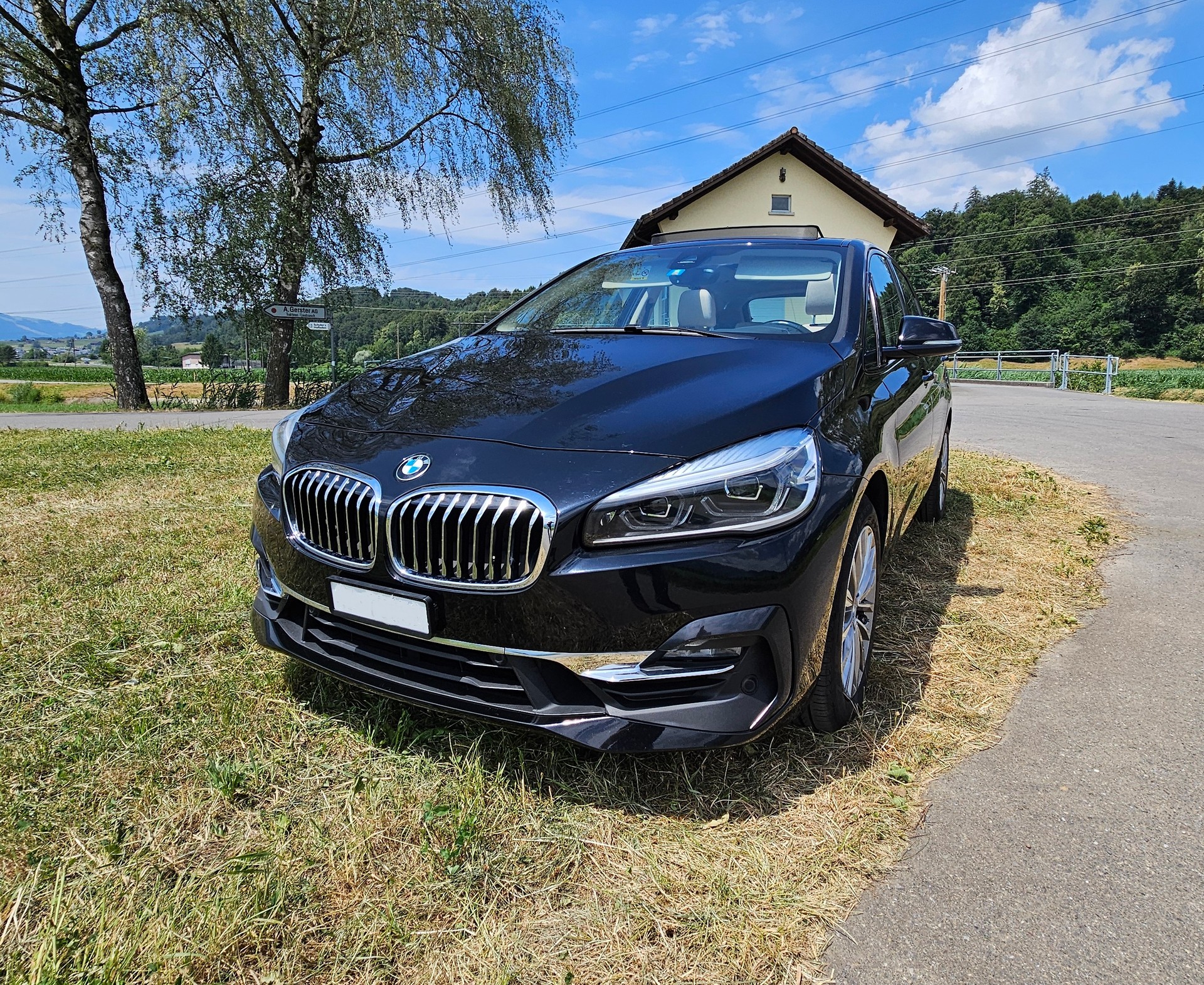 BMW 220d xDrive-image-4