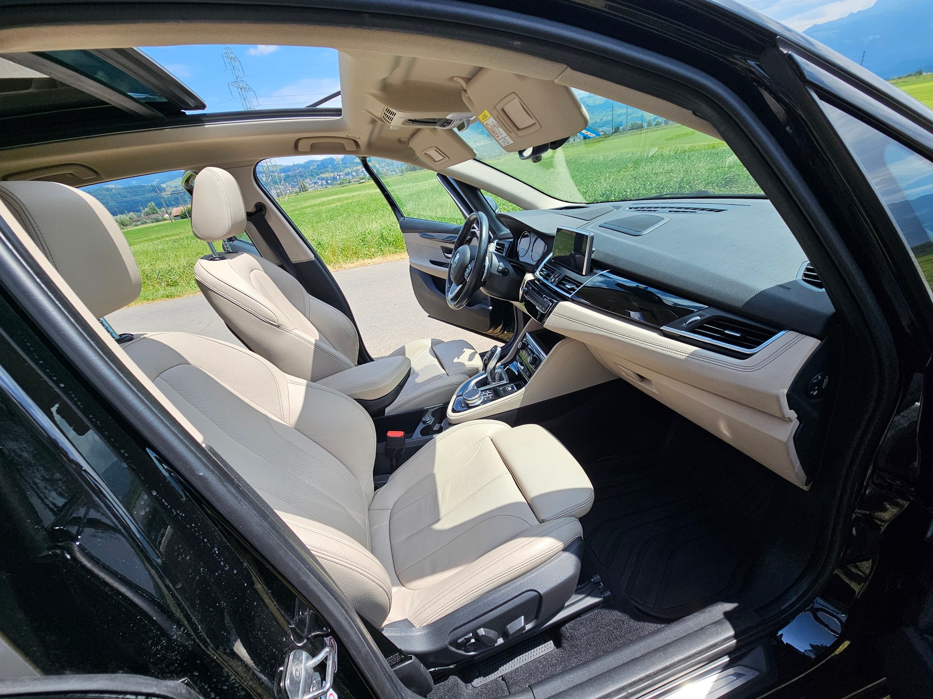 BMW 220d xDrive-image-10