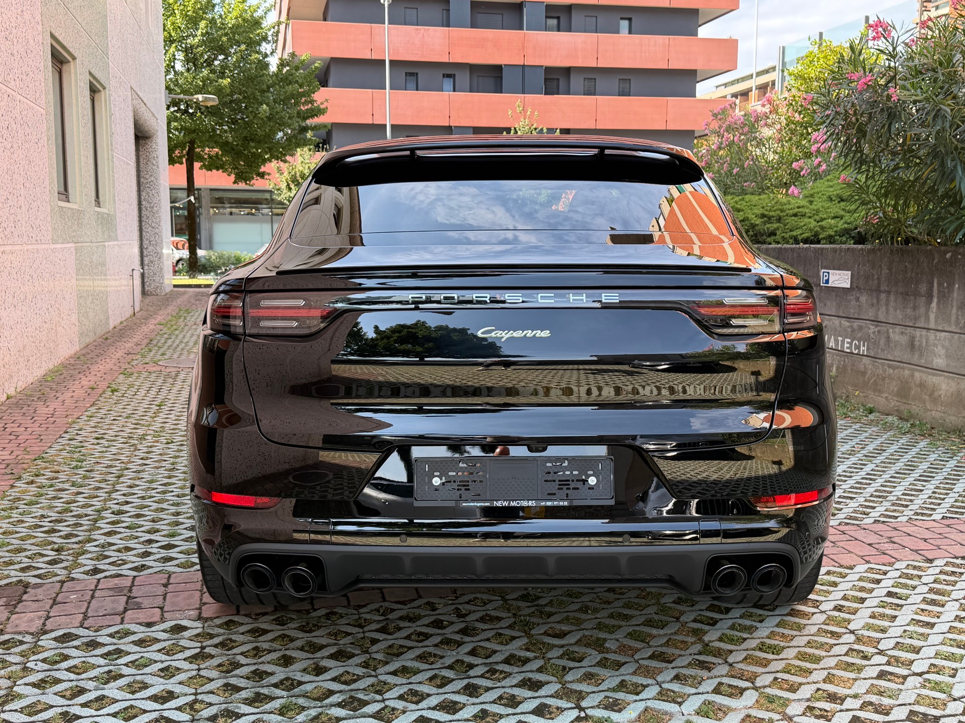 PORSCHE Cayenne Coupé E-Hybrid-image-5