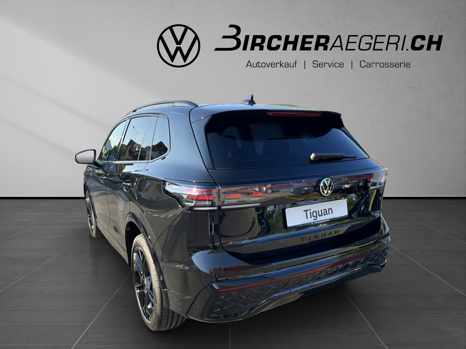 VW Tiguan 2.0 TSI DSG R-Line Plus 4Motion-image-3