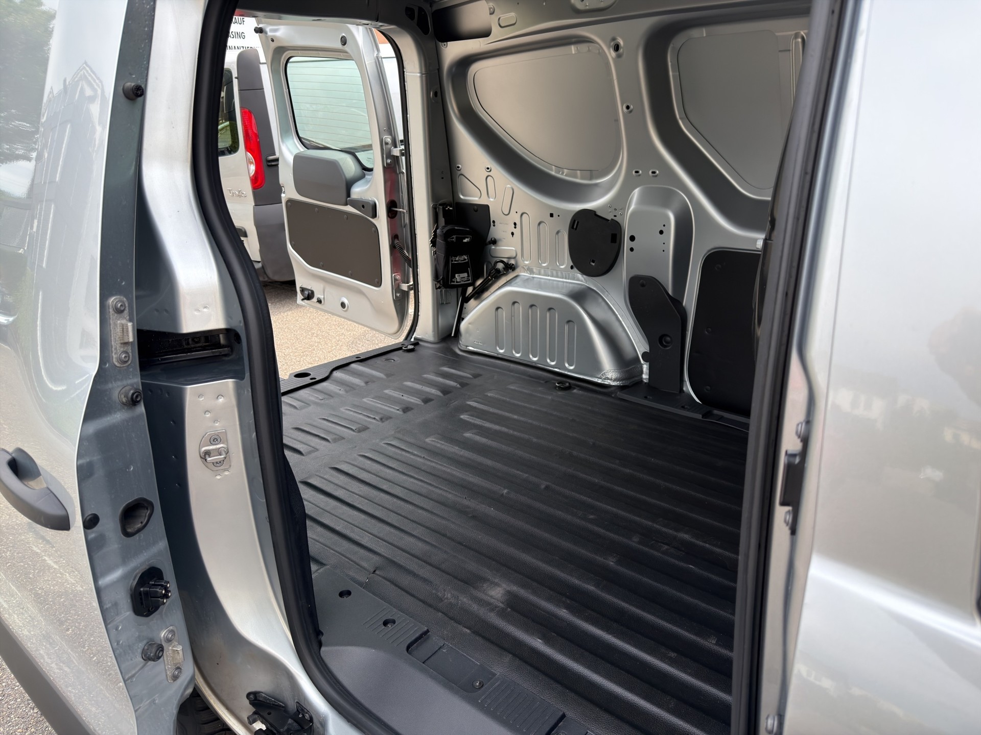 RENAULT Express 1.5 Blue dCi 95 Advance-image-11