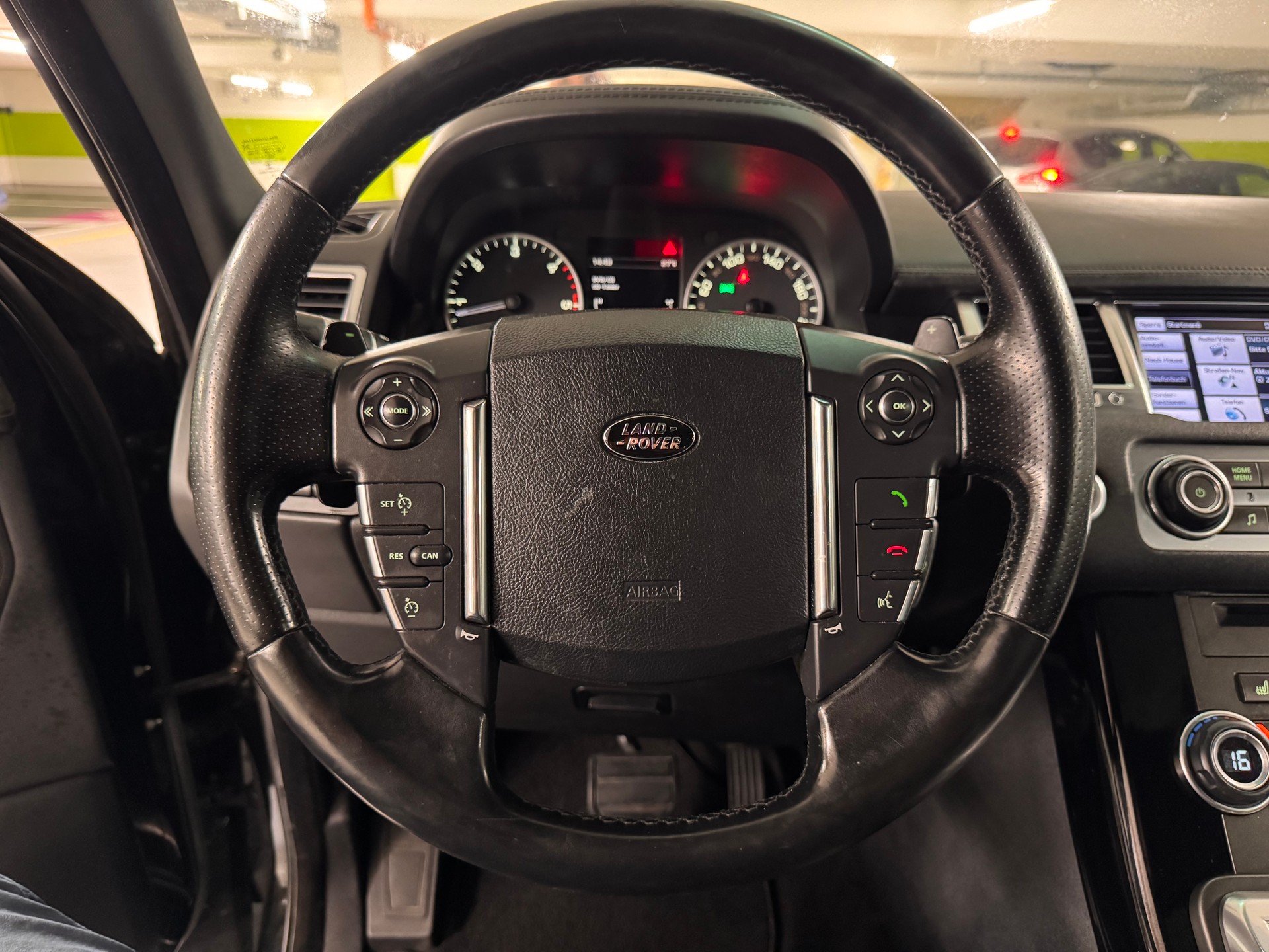 LAND ROVER Range Rover Sport 3.0 TDV6 Autobiography Automatic-image-12