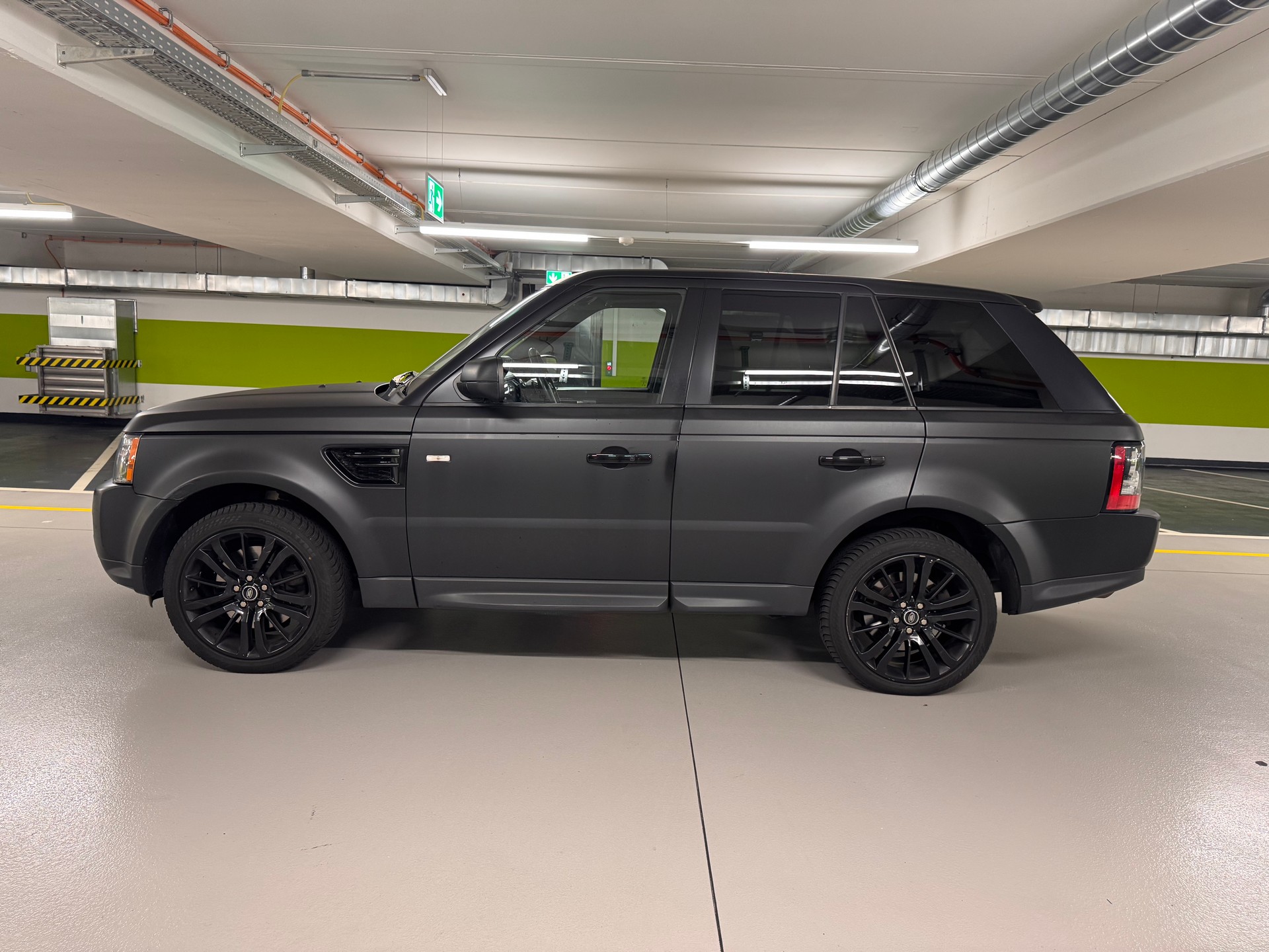 LAND ROVER Range Rover Sport 3.0 TDV6 Autobiography Automatic-image-7