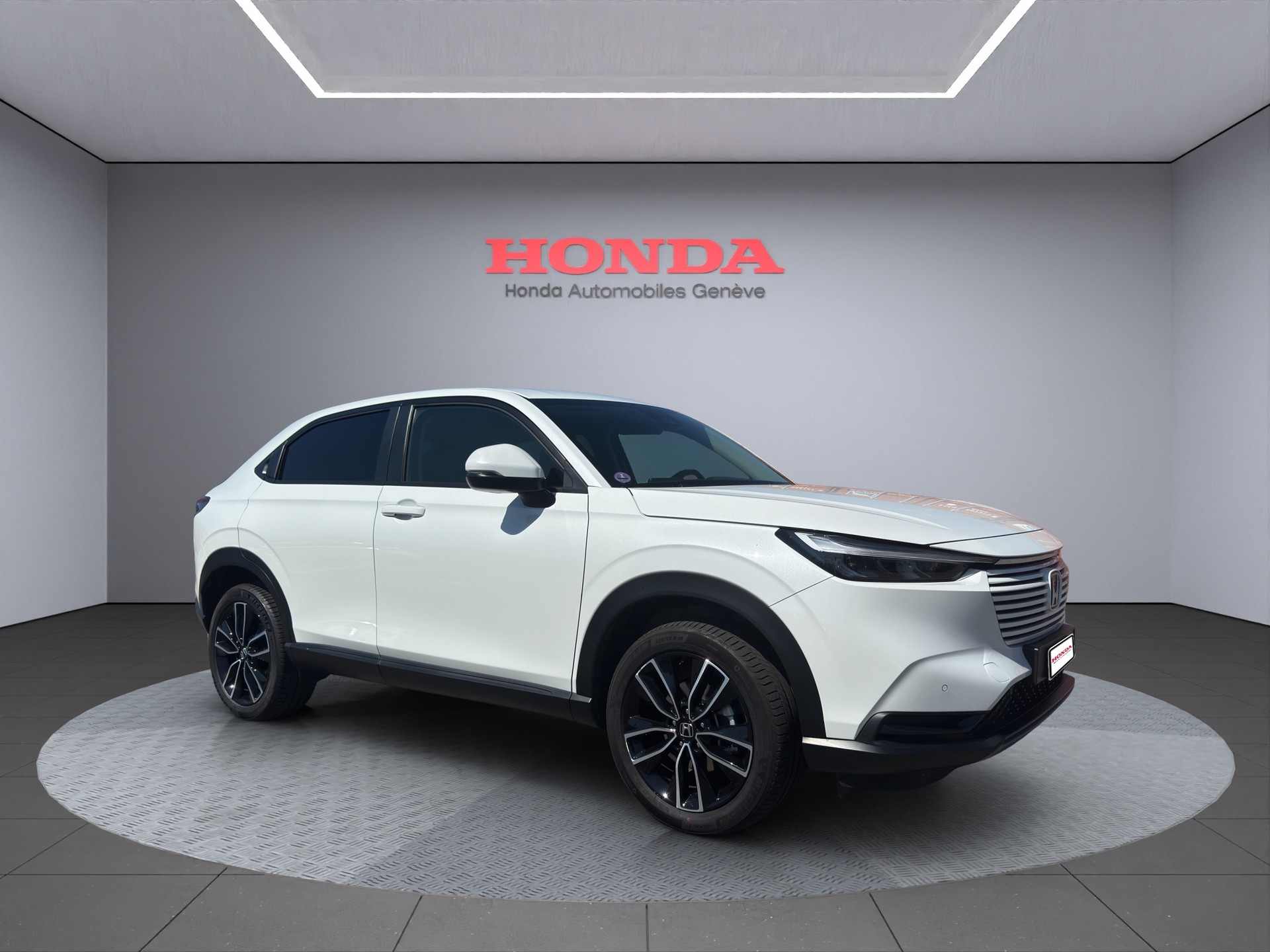 HONDA HR-V 1.5 i-MMD Elegance-showroom-element-1