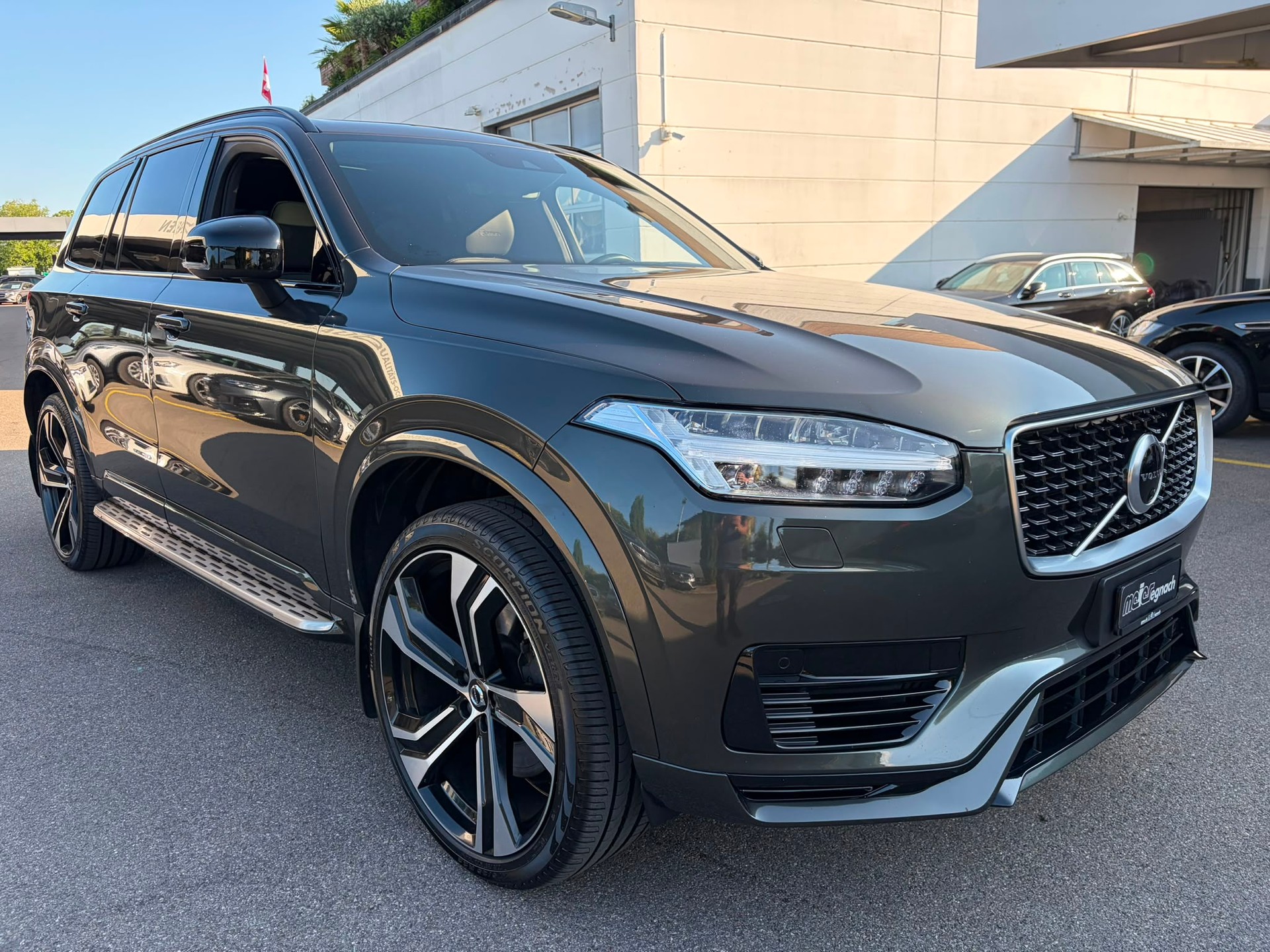 VOLVO XC90 T8 eAWD R-Design Geartronic-image-2