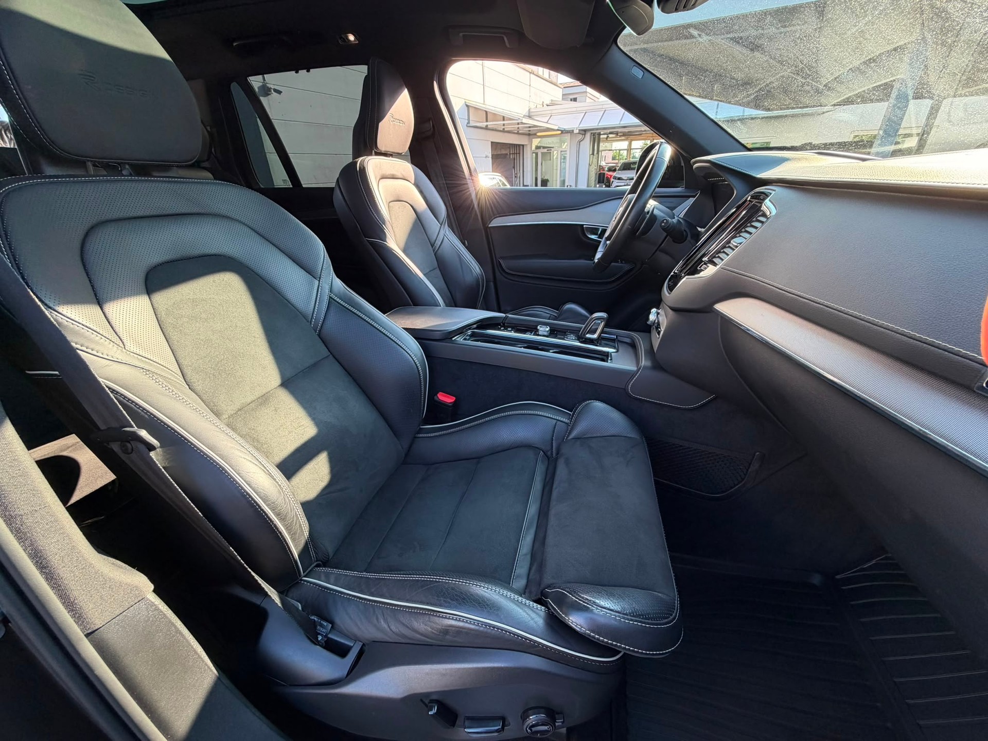 VOLVO XC90 T8 eAWD R-Design Geartronic-image-14