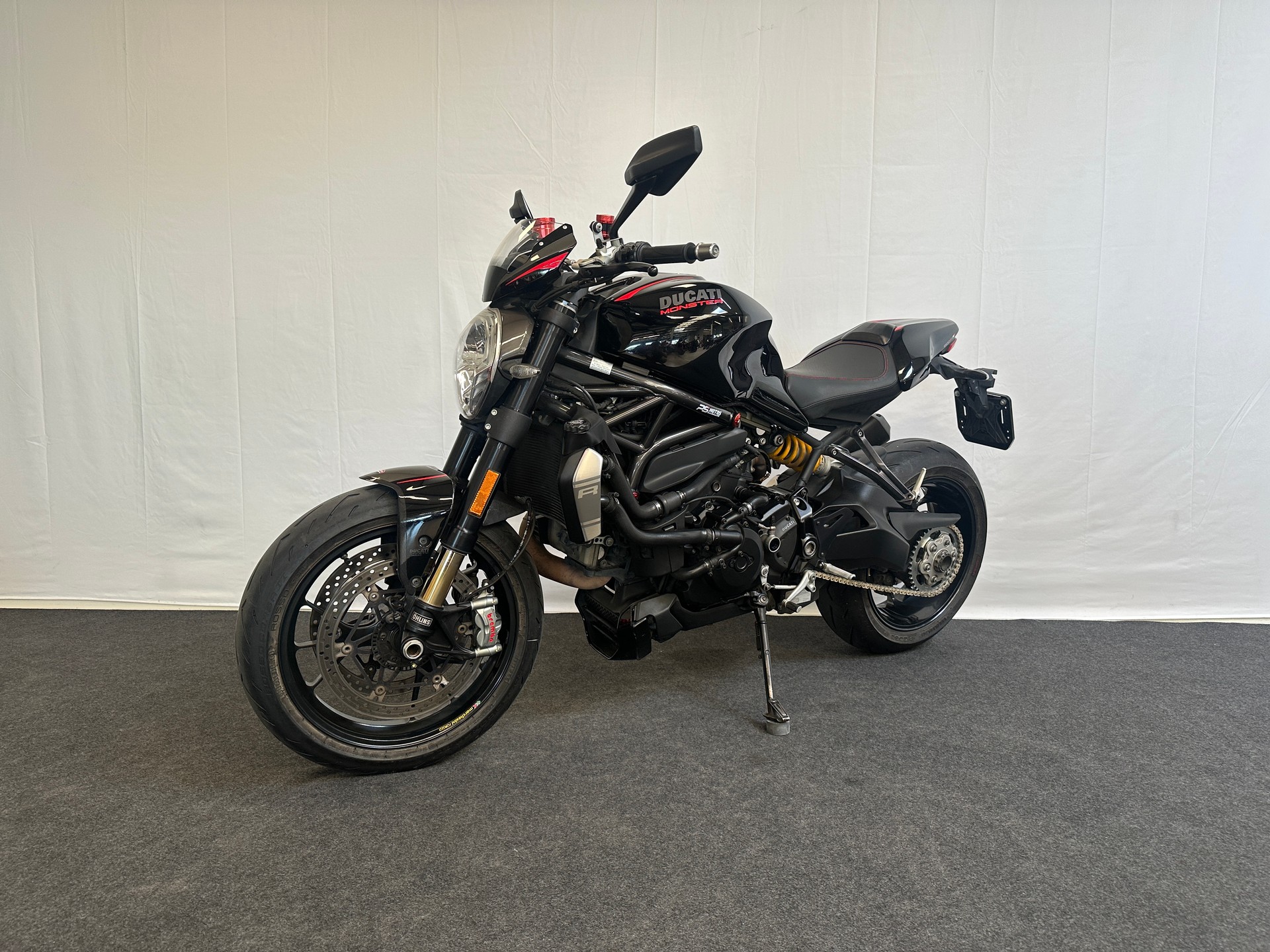 DUCATI Monster 1200 R-showroom-element-3