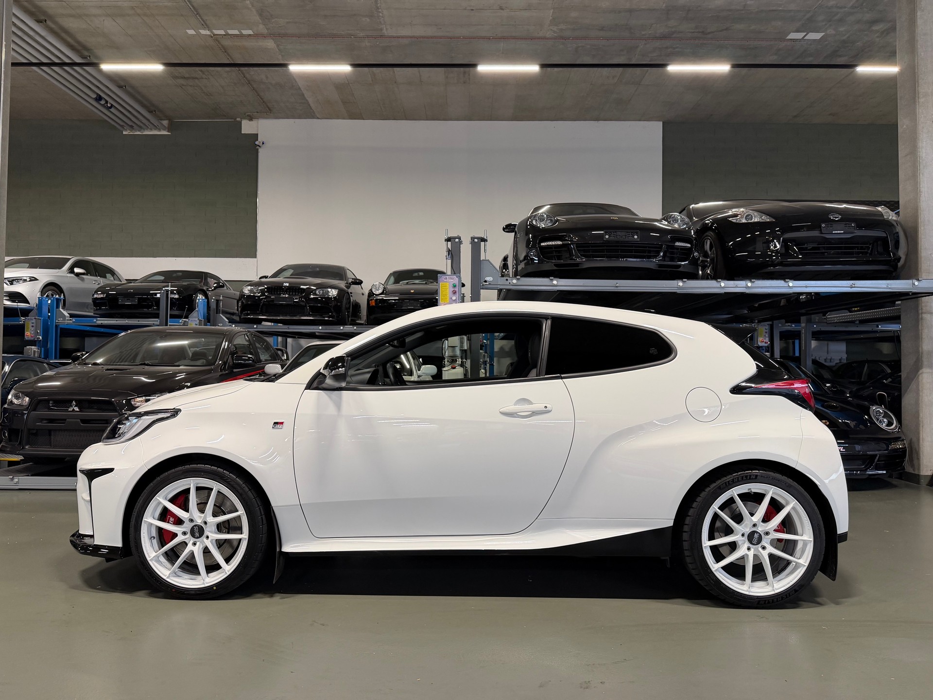 TOYOTA Yaris 1.6 GR Sport *Track pack + upgrade*-image-0
