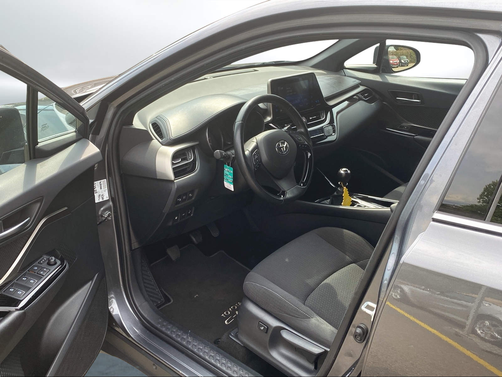 TOYOTA C-HR 1.2 Turbo Trend-image-3