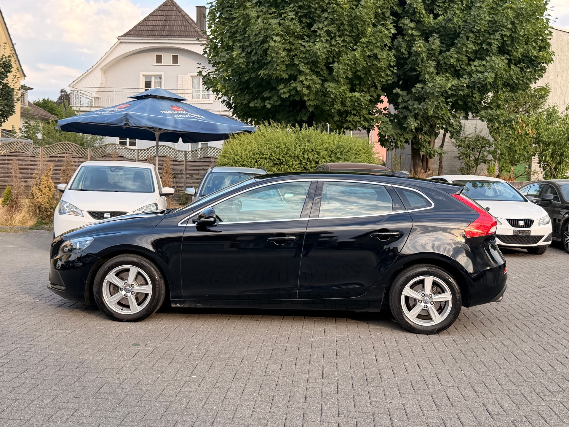 VOLVO V40 T4 Momentum Powershift-image-8