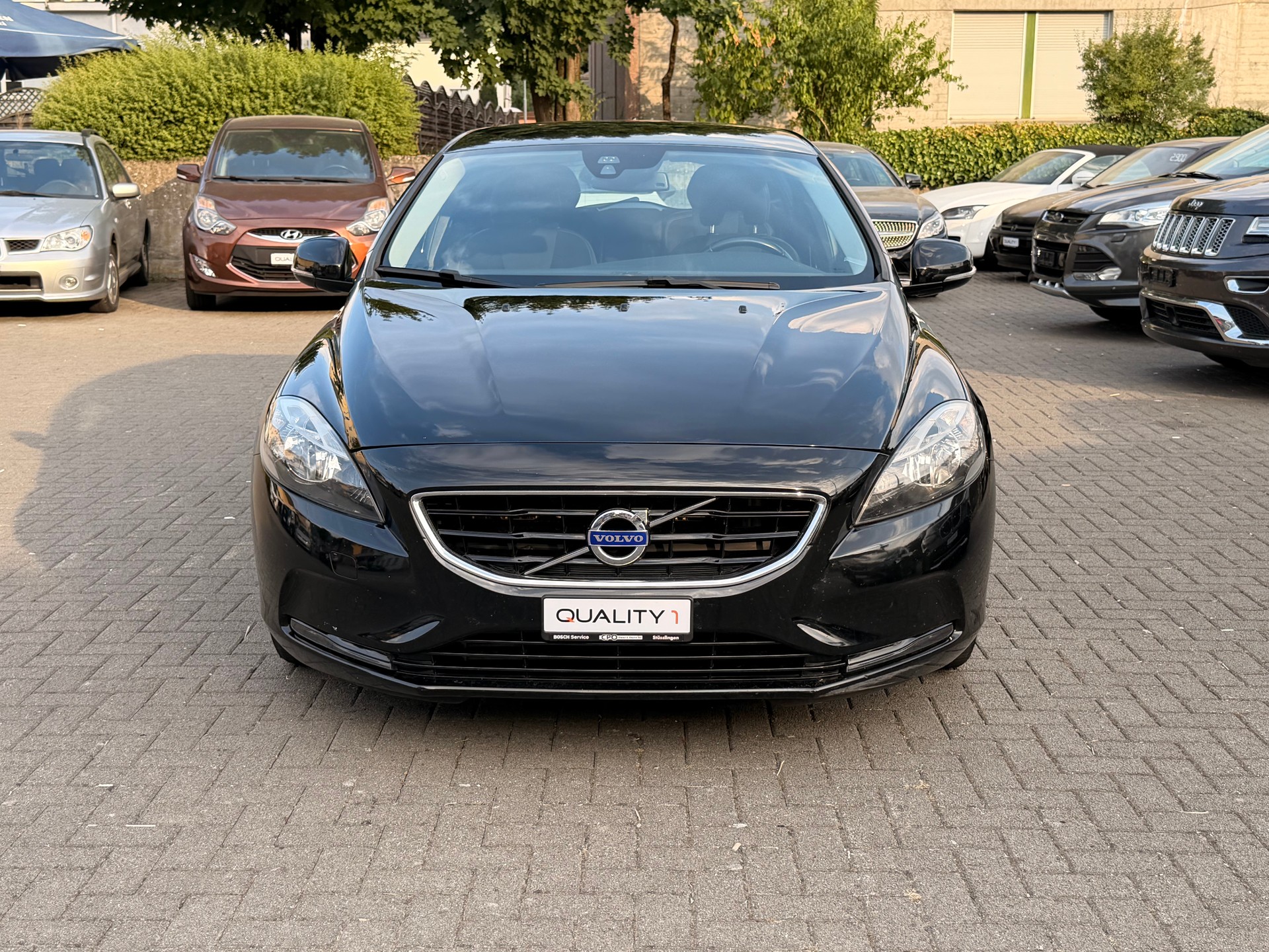 VOLVO V40 T4 Momentum Powershift-image-3