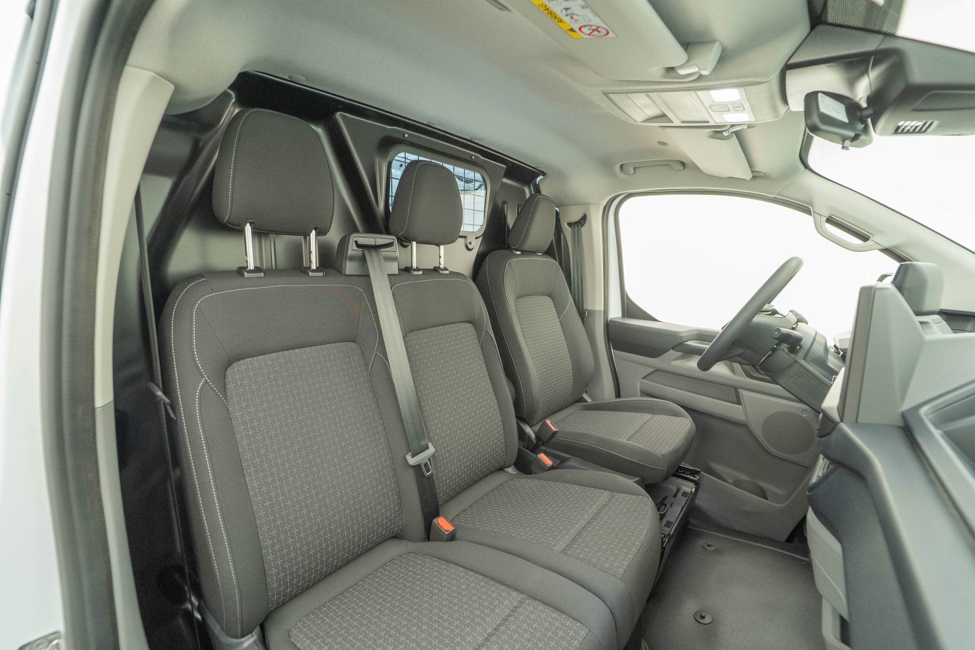 FORD Transit C Van 320 L1 2.0 EcoBlue 136 Trend 4x4-image-8