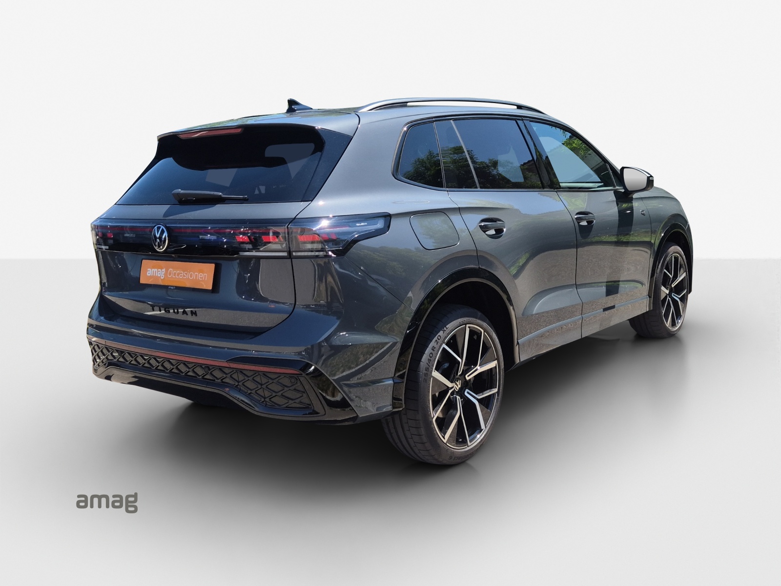 VW Tiguan 2.0 TSI DSG R-Line 4Motion-image-4