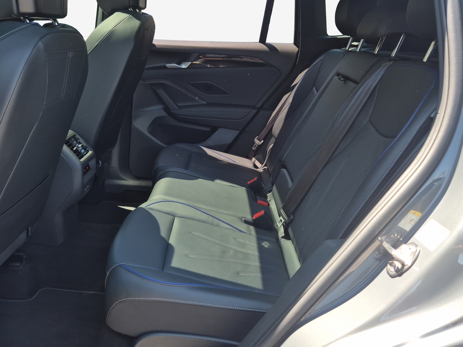 VW Tiguan 2.0 TSI DSG R-Line 4Motion-image-11
