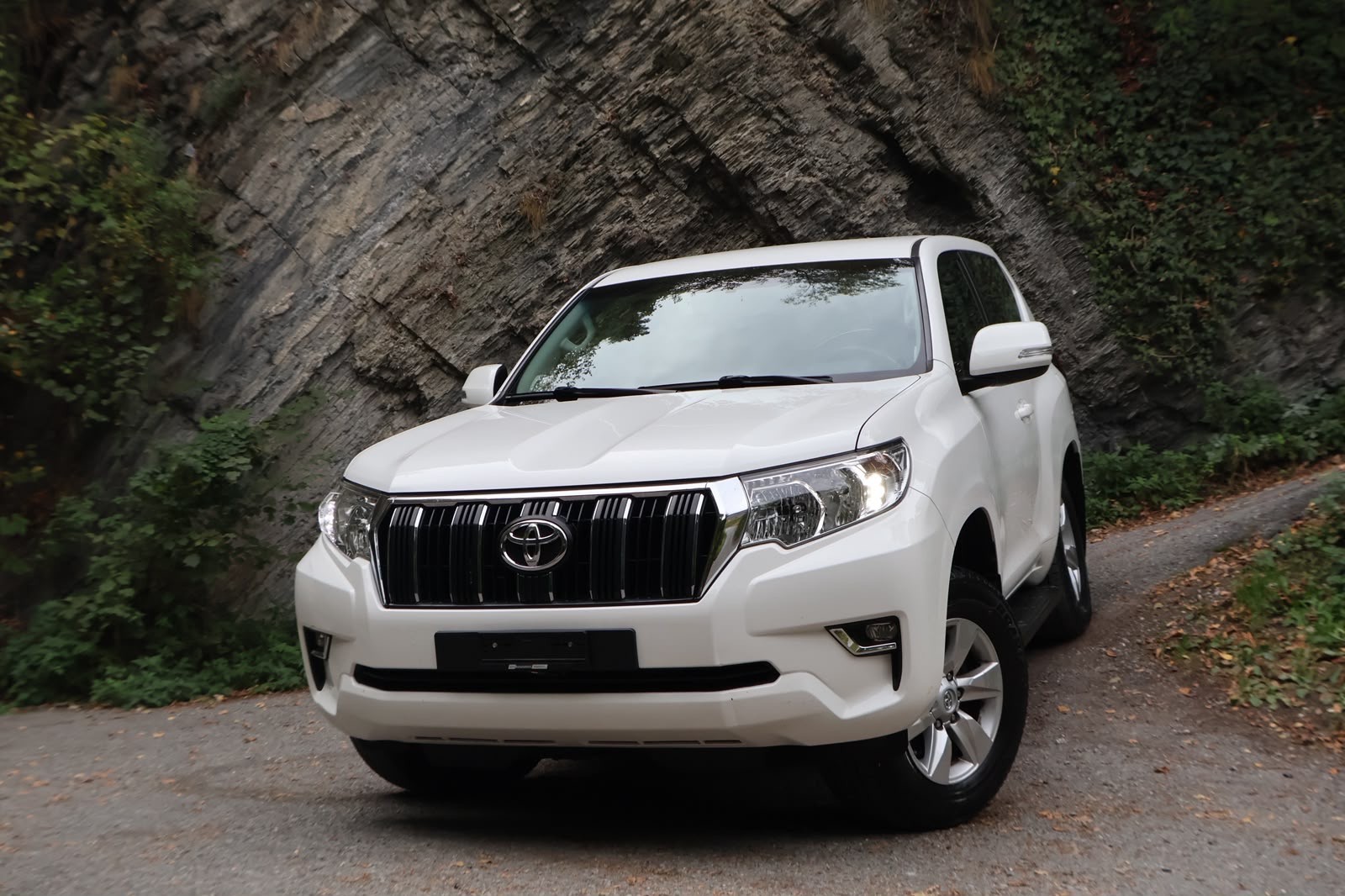 TOYOTA Land Cruiser 2.8TD Comfort Automatic-image-2