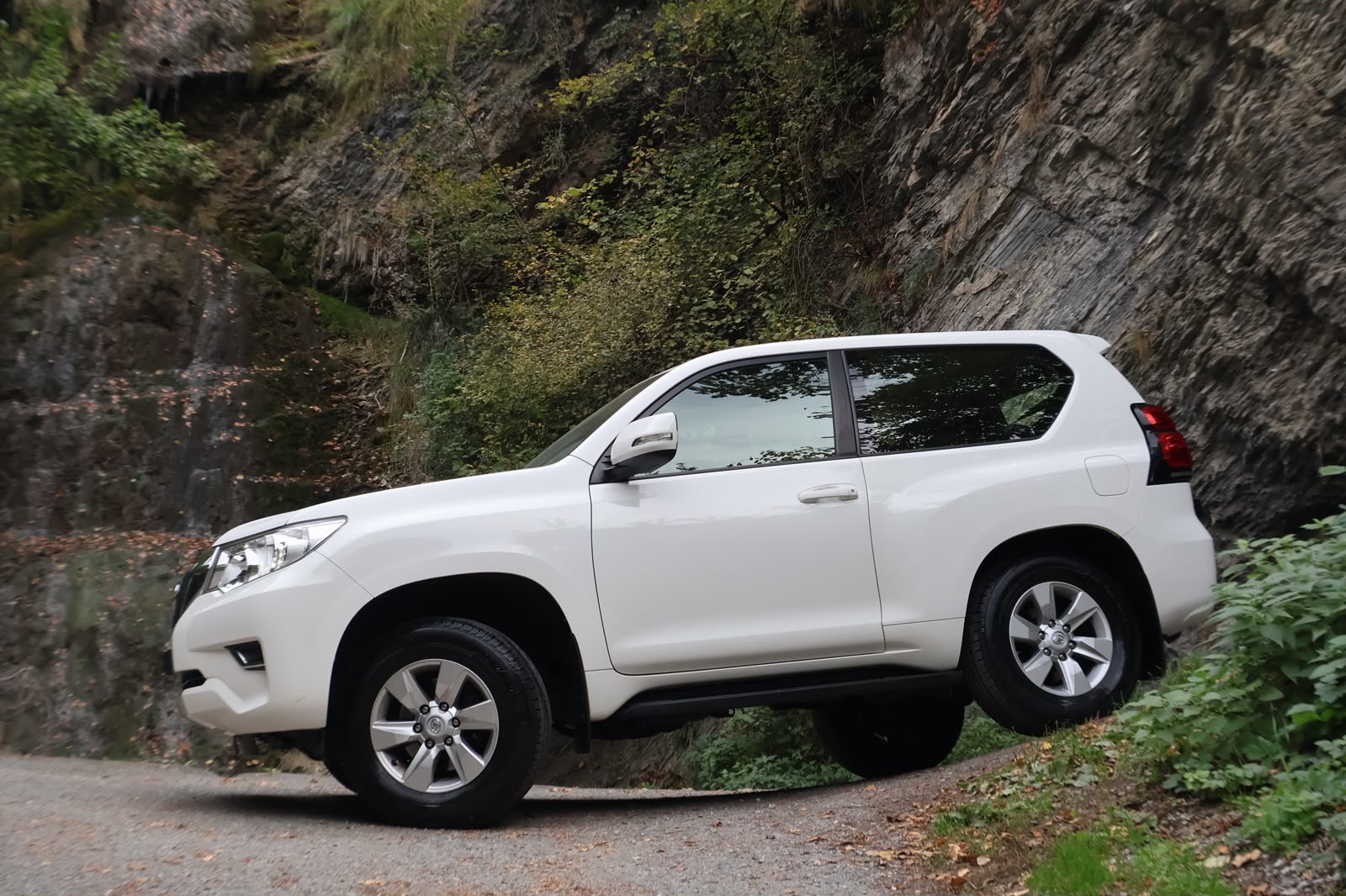 TOYOTA Land Cruiser 2.8TD Comfort Automatic-image-5