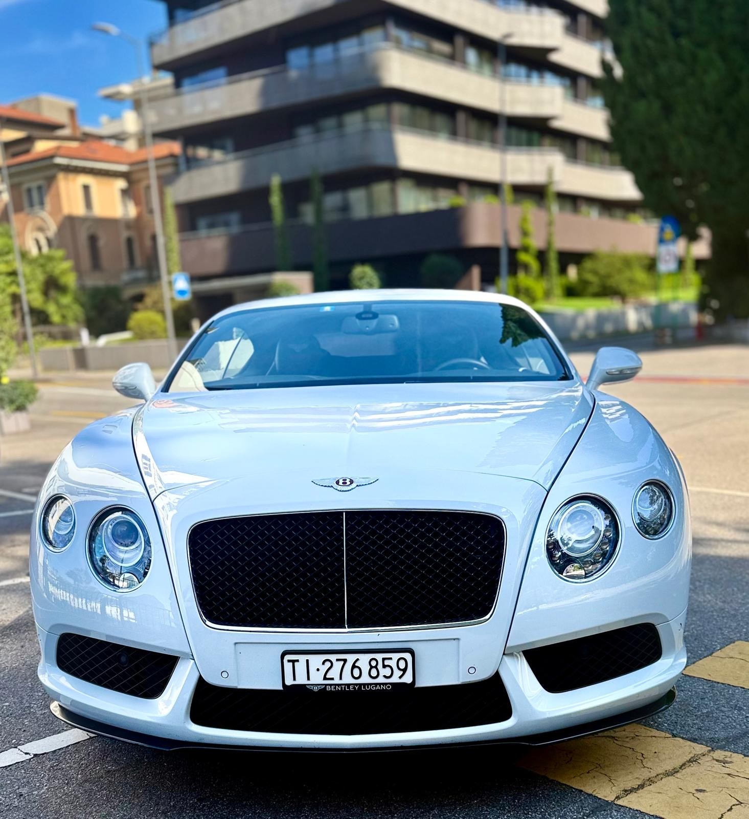 BENTLEY V8 S-image-2