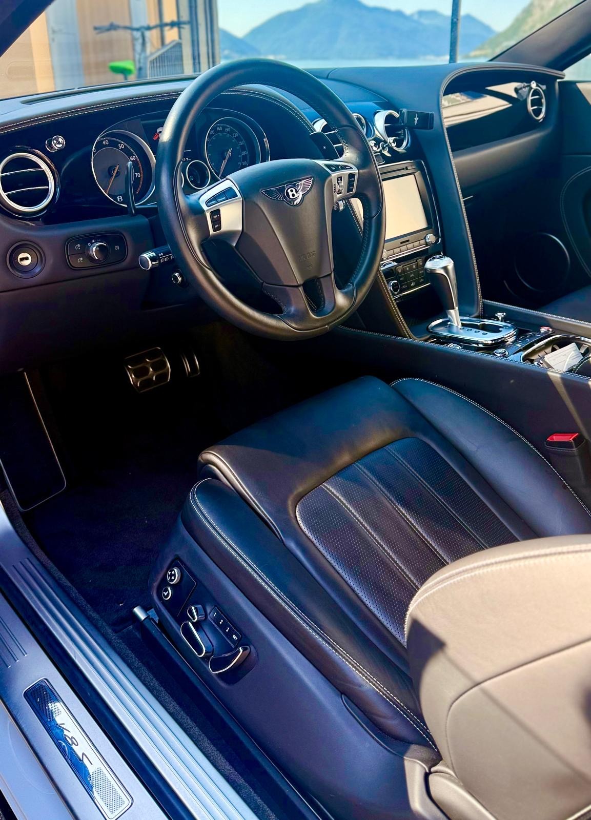 BENTLEY V8 S-image-3