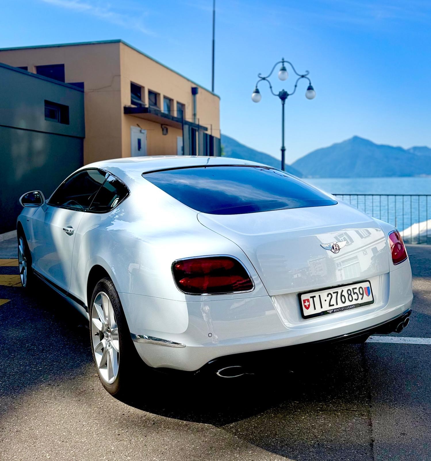BENTLEY V8 S-image-4