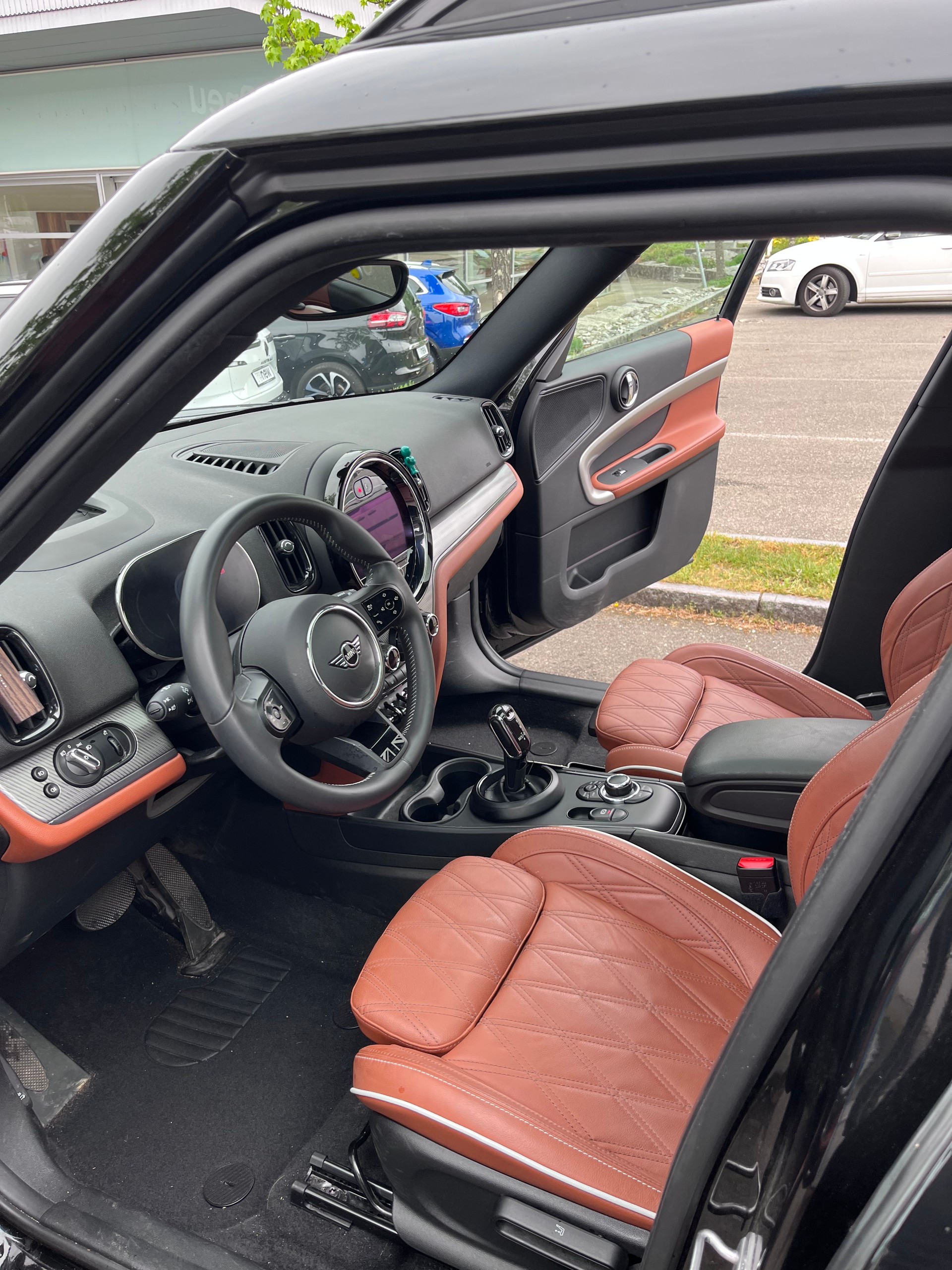 MINI 2.0i Cooper S ALL4-image-4
