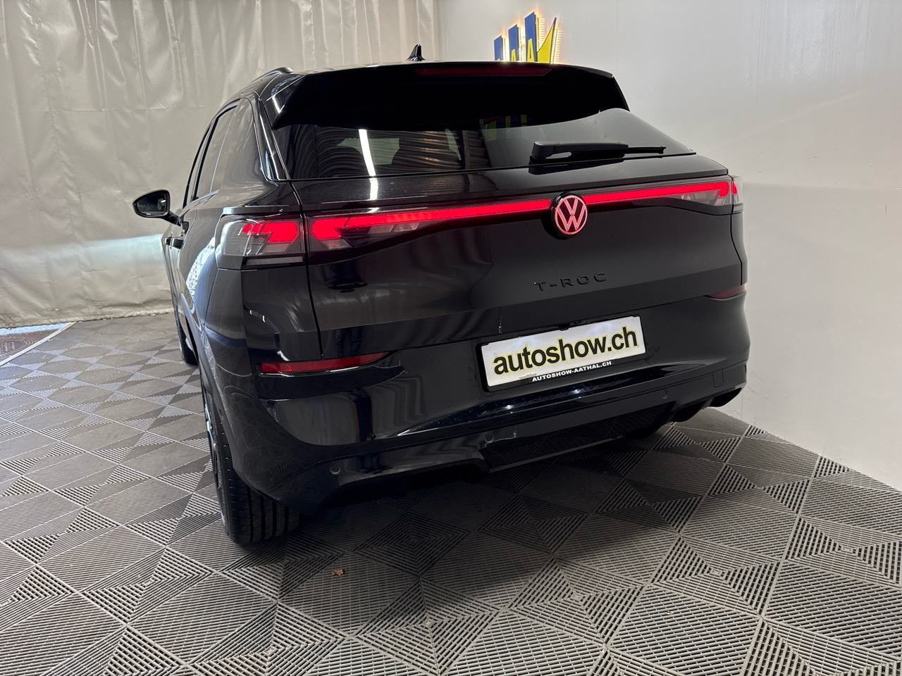 VW T-Roc 1.5 eTSI mHEV R-Line DSG-image-16