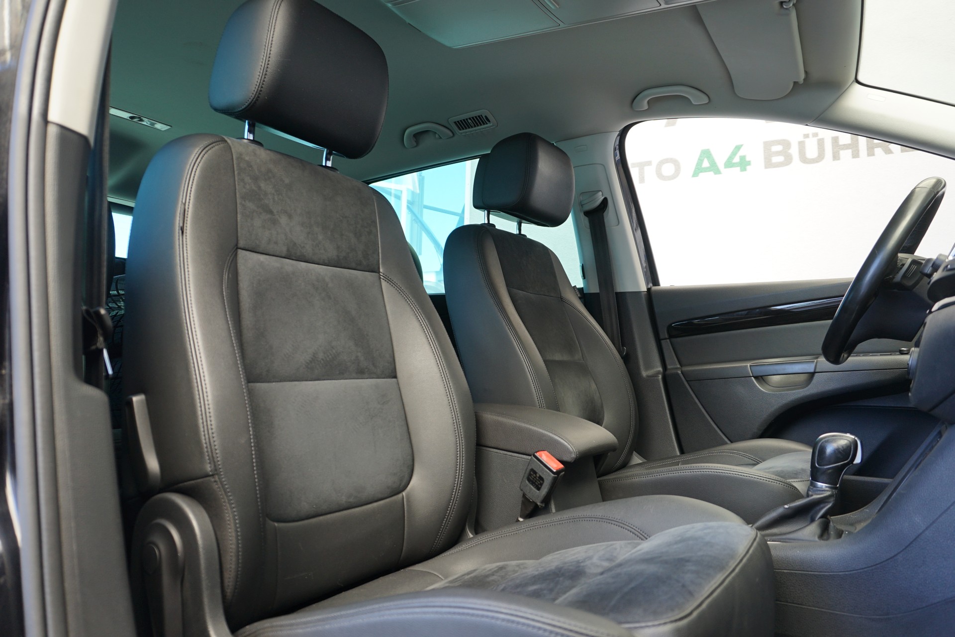 VW Sharan 2.0TDI BMT Highline DSG-Automat 184 PS mit 7 Sitzen und Abstandsregeltempomat!!-image-17