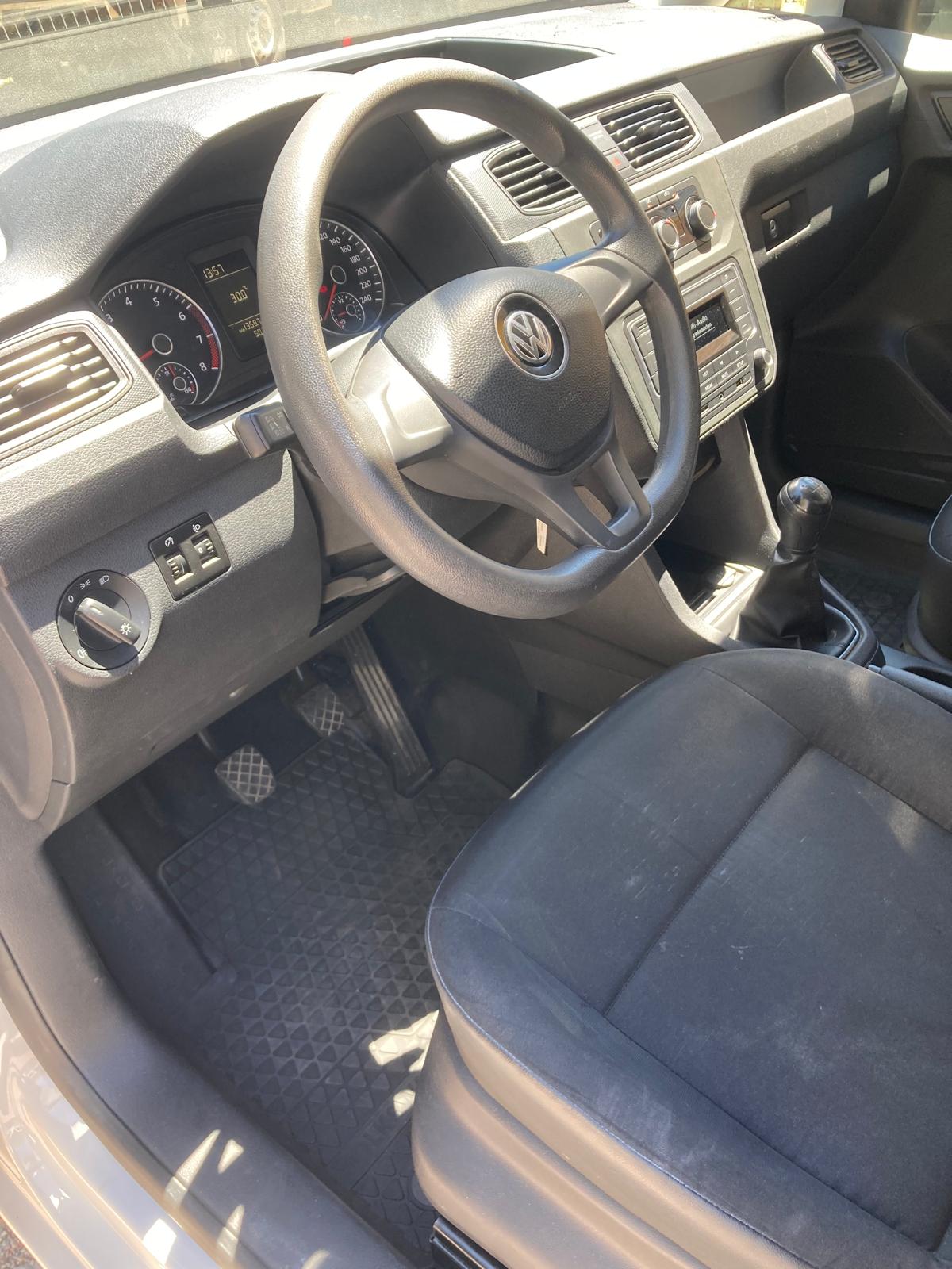 VW Caddy 1.0 TSI Entry BlueMotion Technology-image-11
