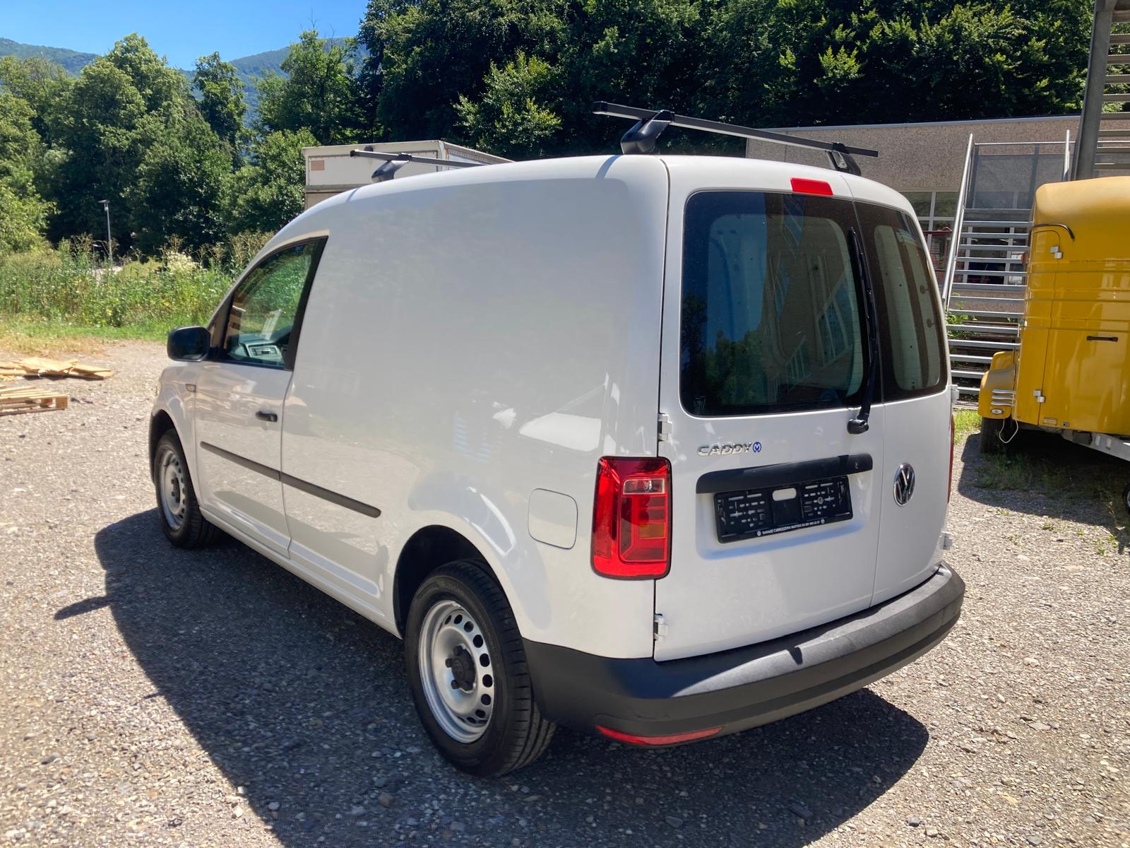 VW Caddy 1.0 TSI Entry BlueMotion Technology-image-4
