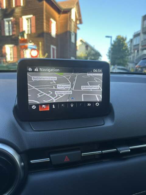 MAZDA 2 1.5 90 Revolution-image-4