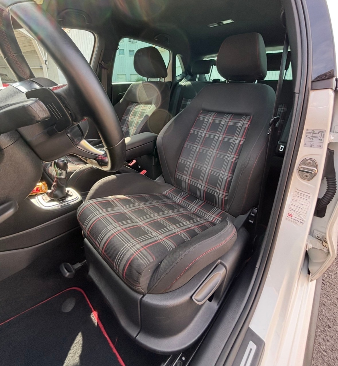 VW 1.8 TSI GTI DSG-image-3