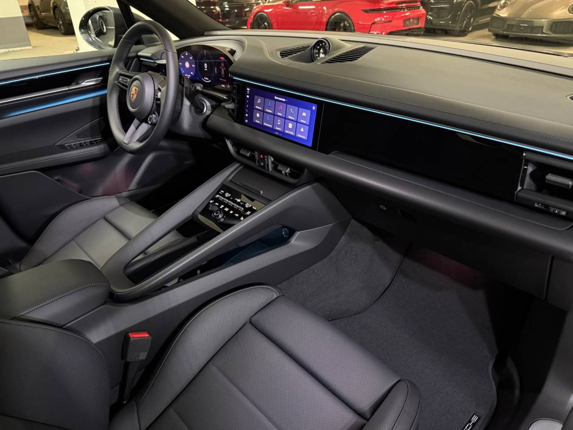 PORSCHE Macan 4-image-14
