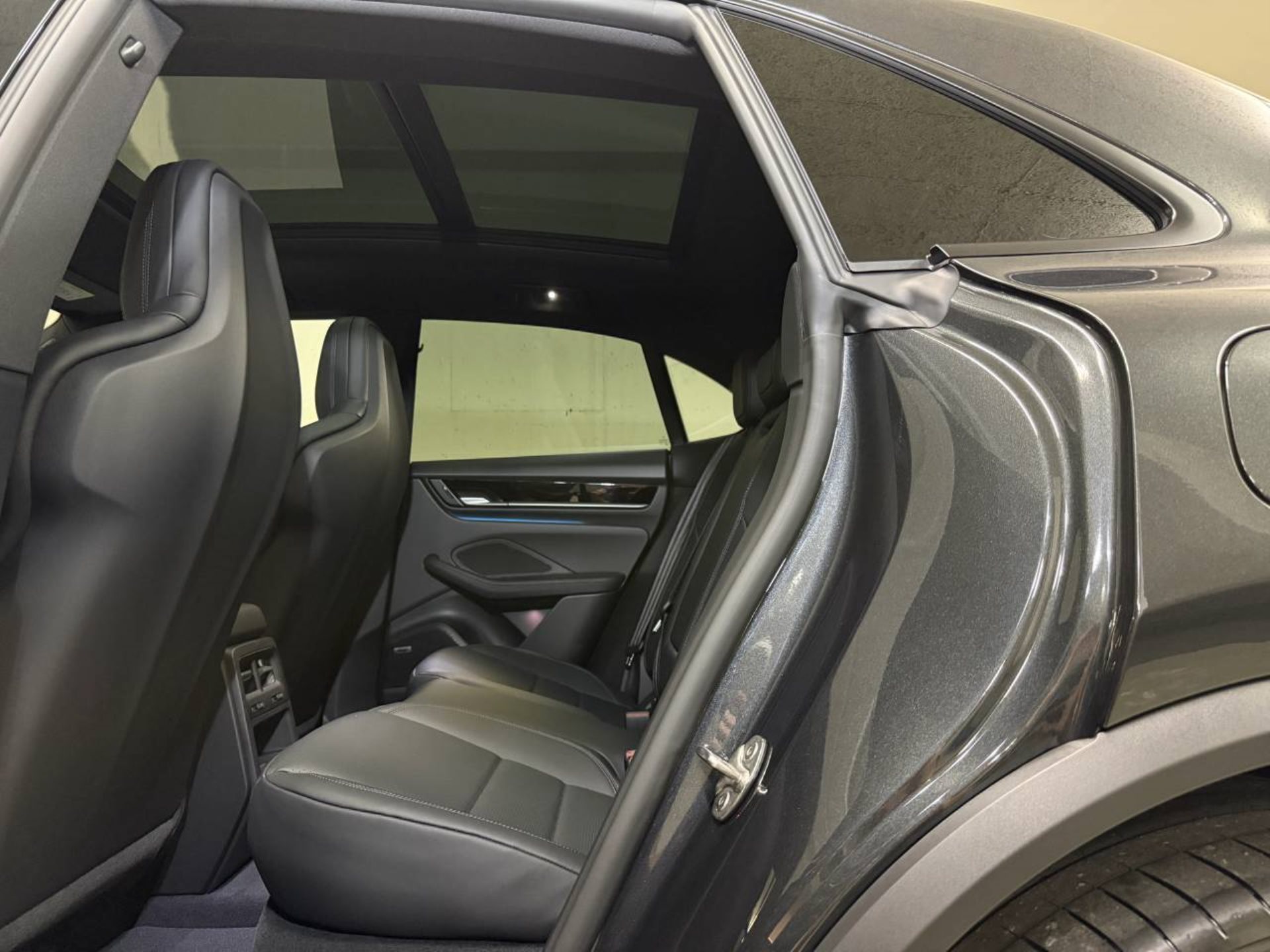 PORSCHE Macan 4-image-19