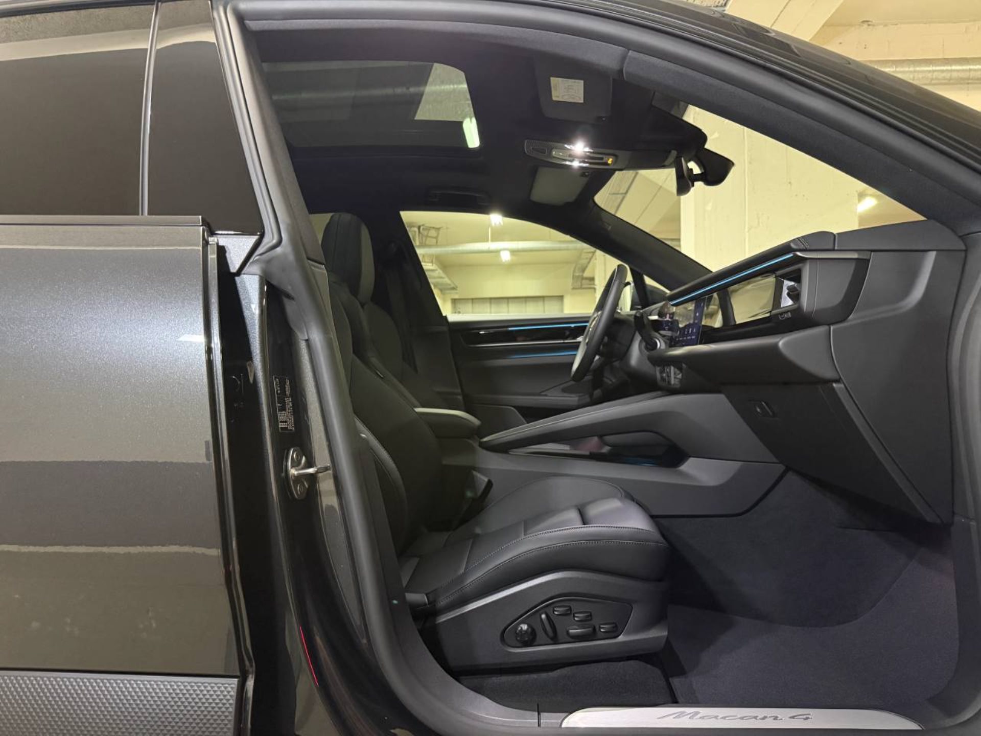 PORSCHE Macan 4-image-16