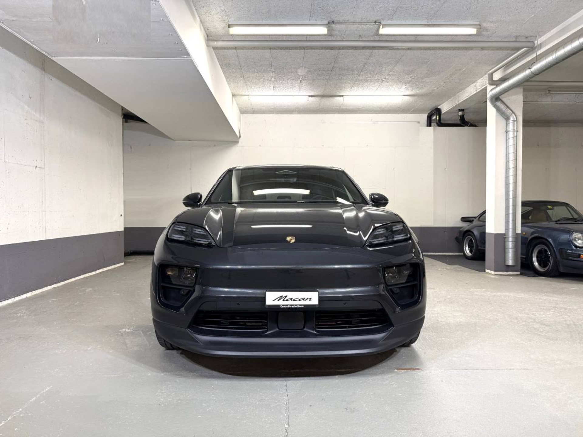PORSCHE Macan 4-image-8