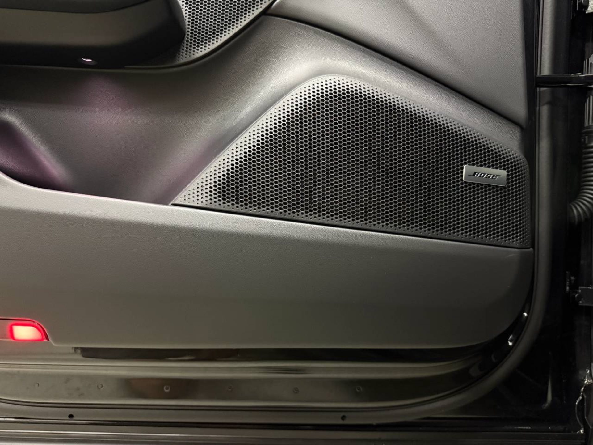 PORSCHE Macan 4-image-24