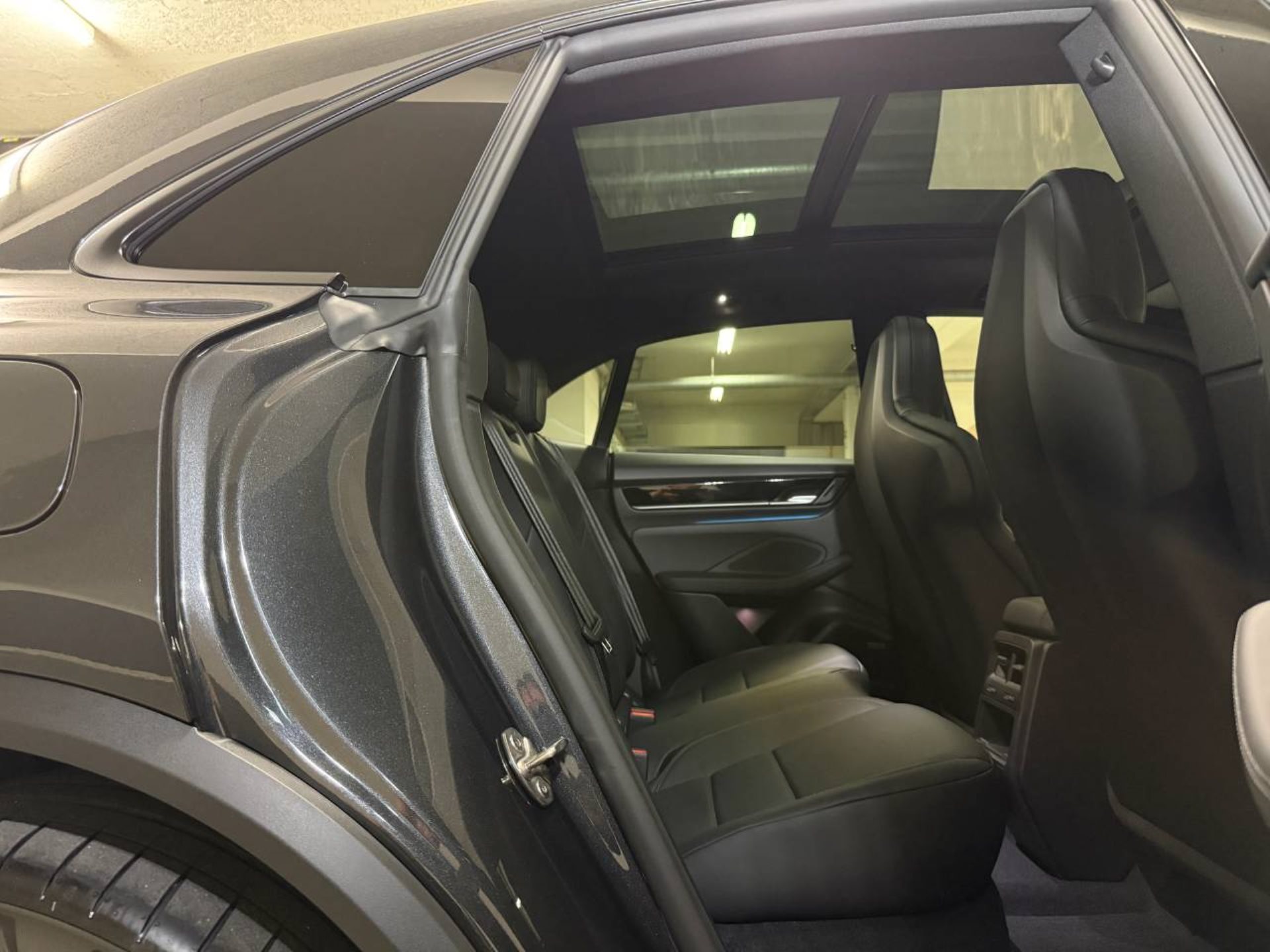 PORSCHE Macan 4-image-17