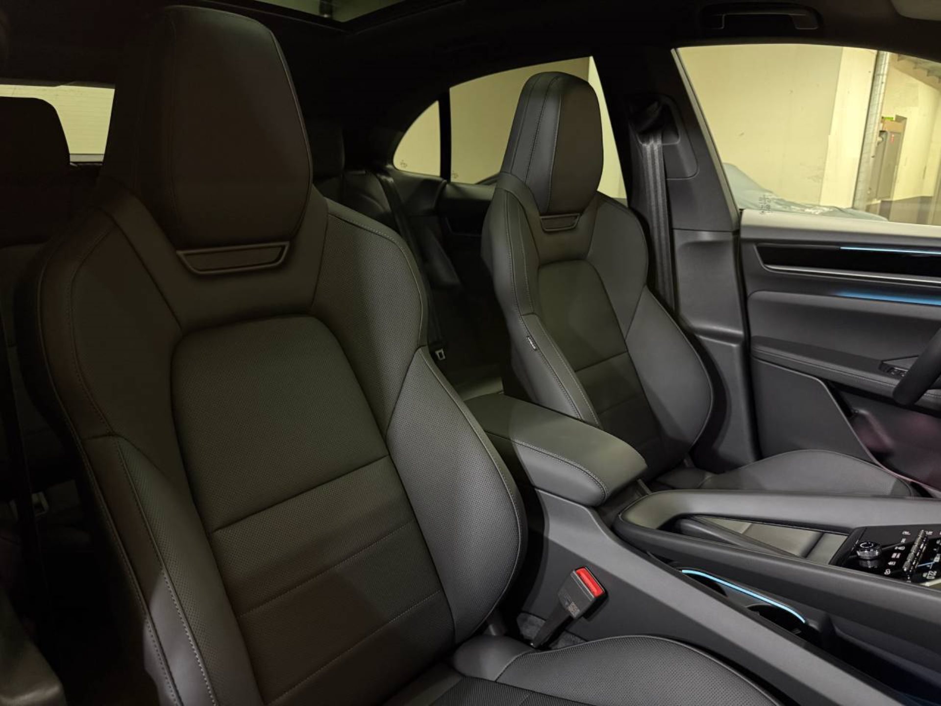 PORSCHE Macan 4-image-15