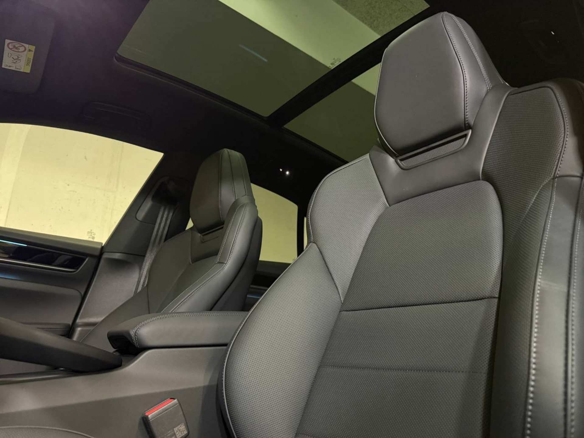 PORSCHE Macan 4-image-26
