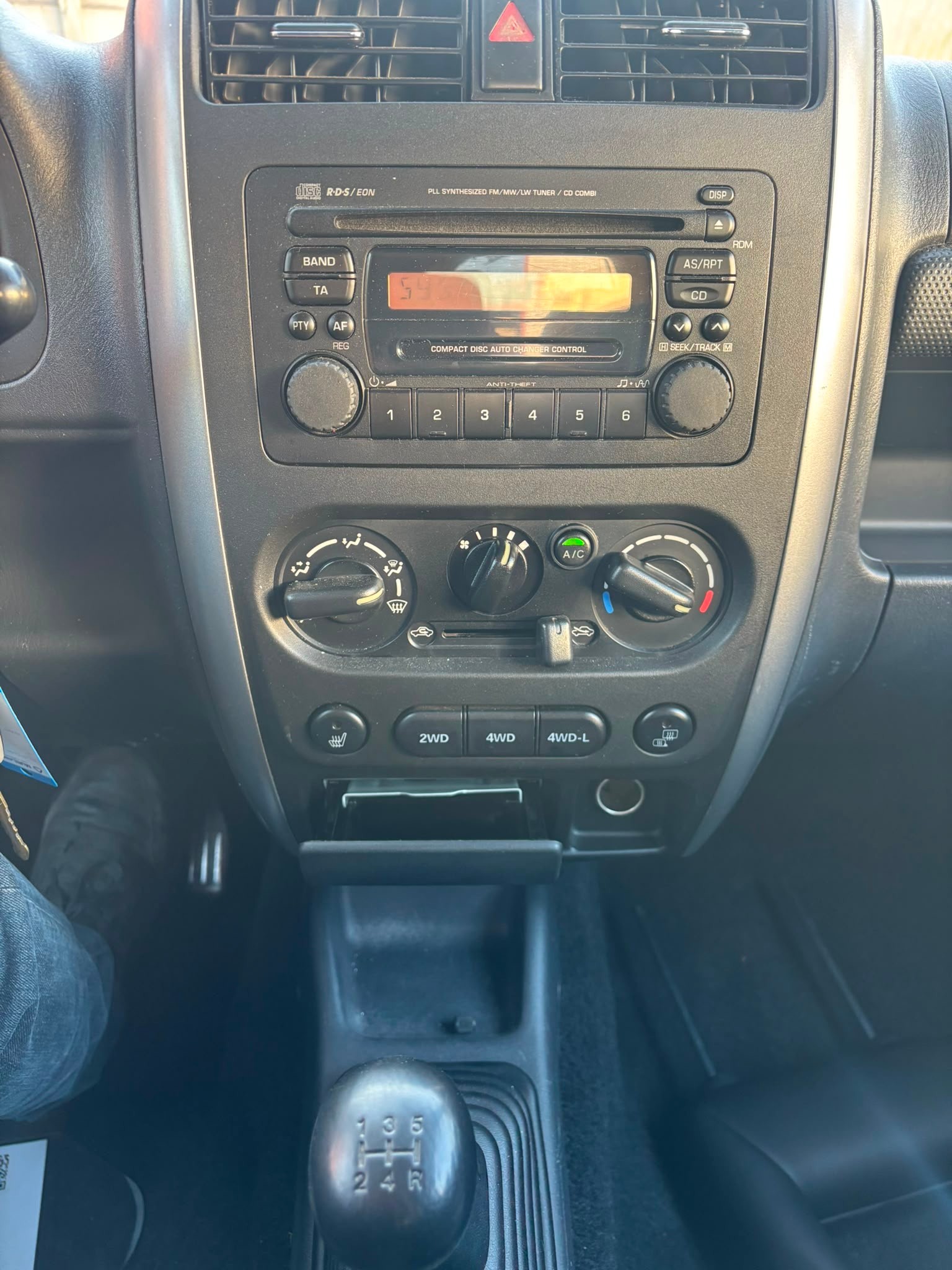 SUZUKI Jimny 1.3 16V GL Top-image-4