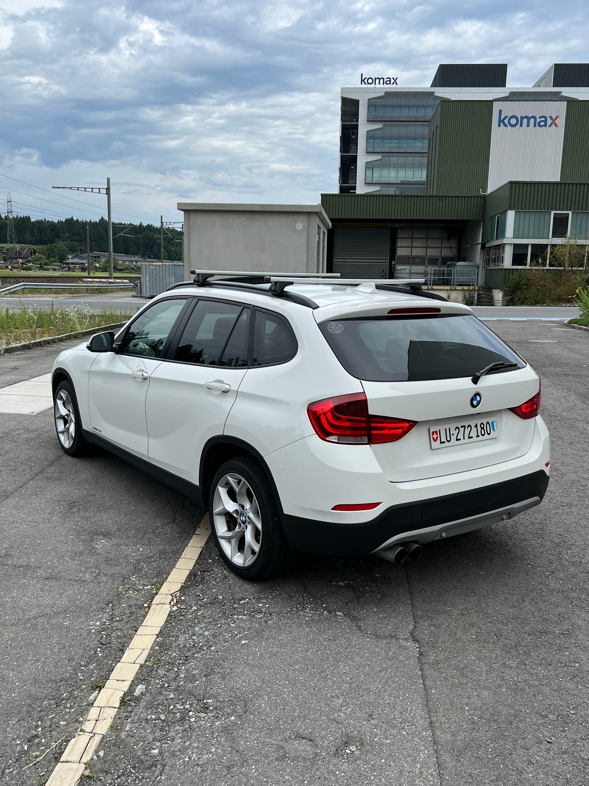 BMW 28i xDrive-image-2