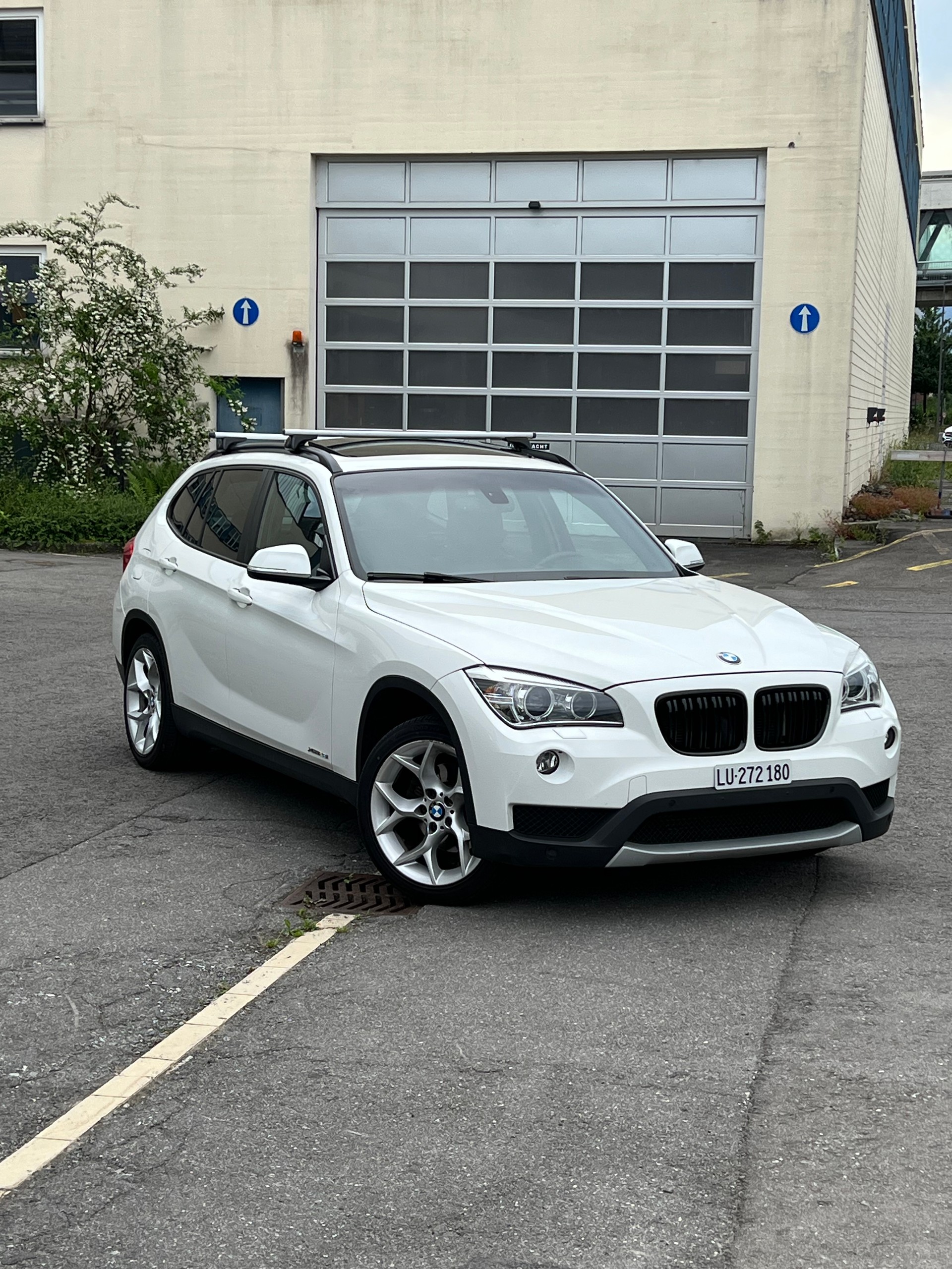 BMW 28i xDrive-image-0