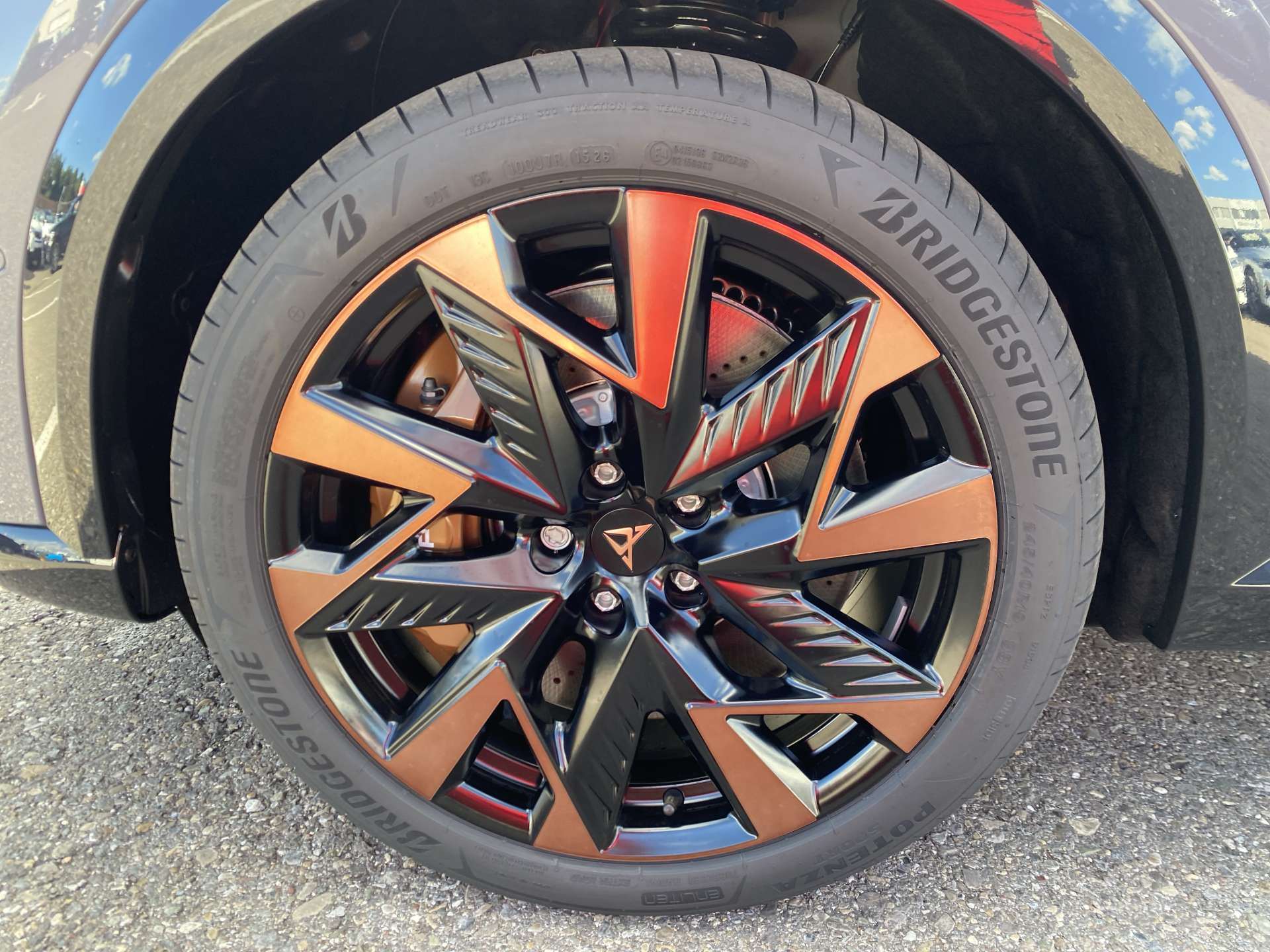 CUPRA Formentor 2.0 TSi Extreme 333PS 4Drive DSG-Automat-image-2