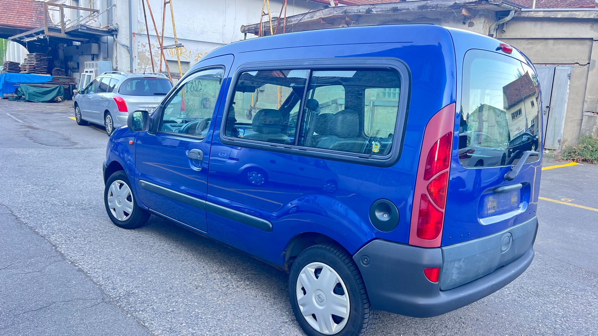 RENAULT Kangoo 1.4 Décathlon-image-4