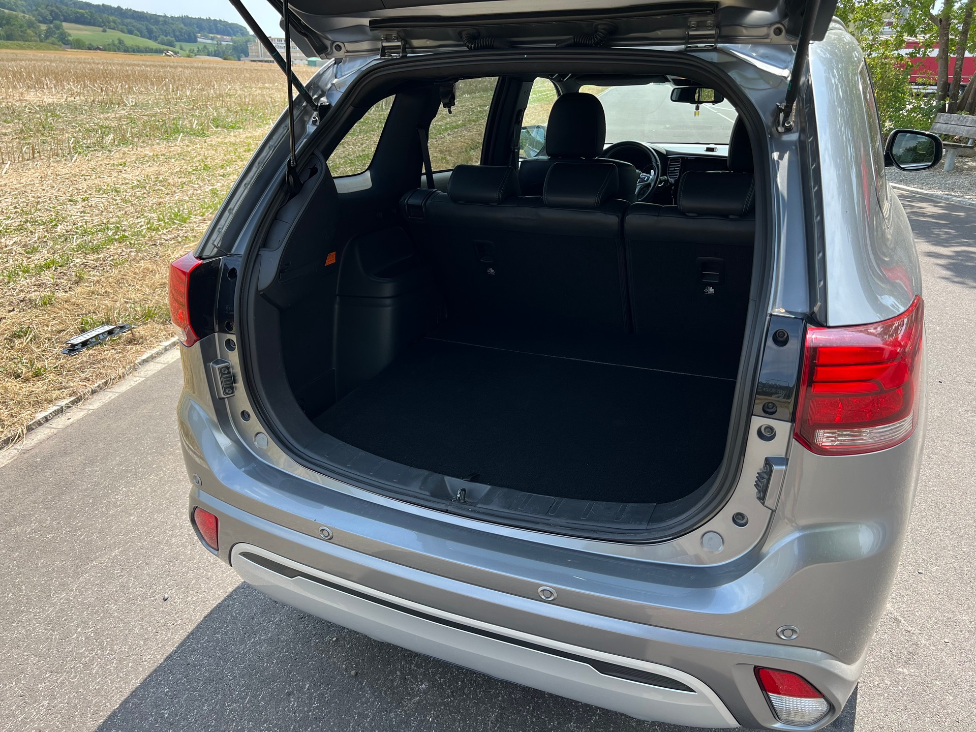 MITSUBISHI Outlander 2.4 PHEV Diamond 4WD Automatic-image-7