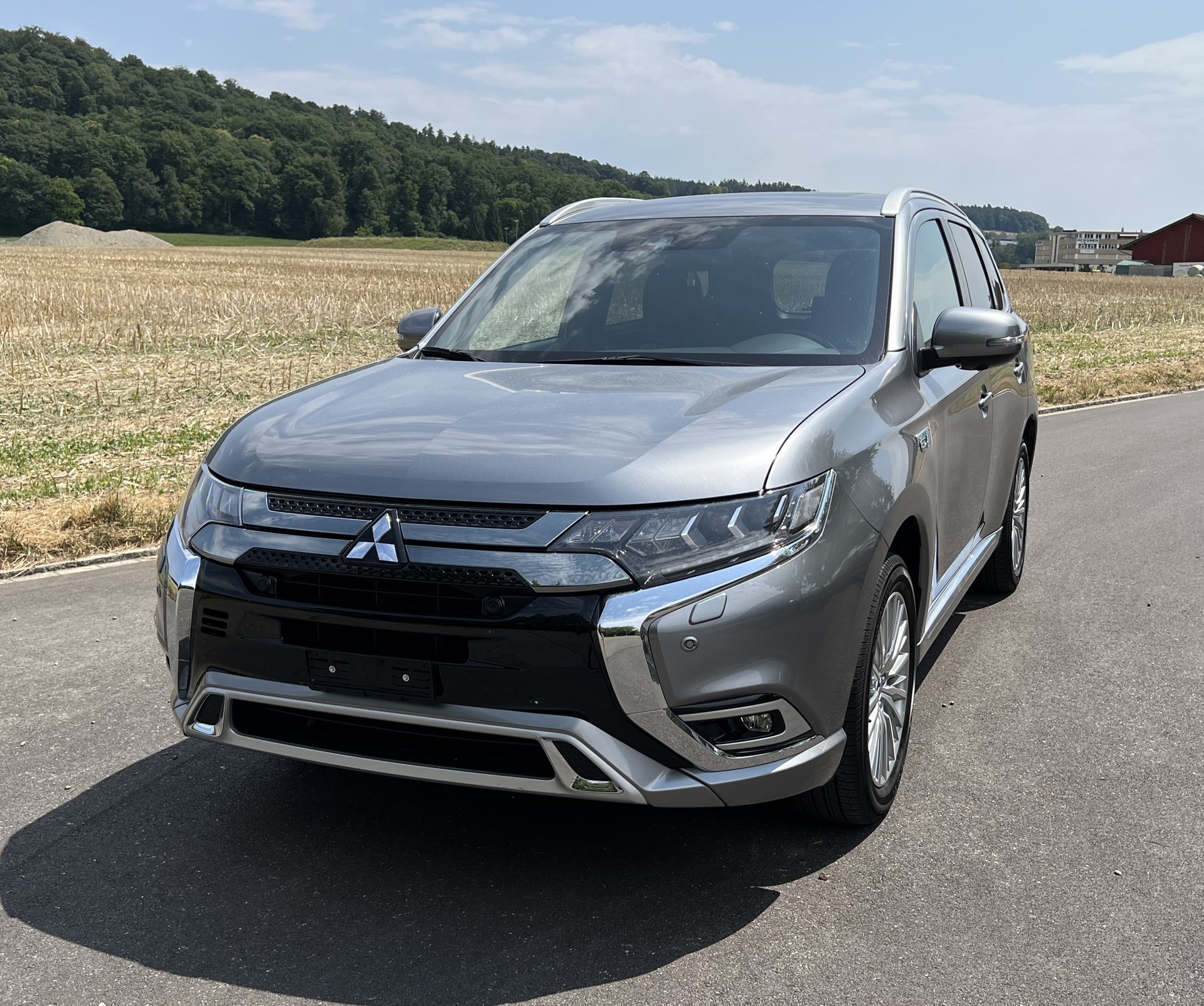 MITSUBISHI Outlander 2.4 PHEV Diamond 4WD Automatic-image-0