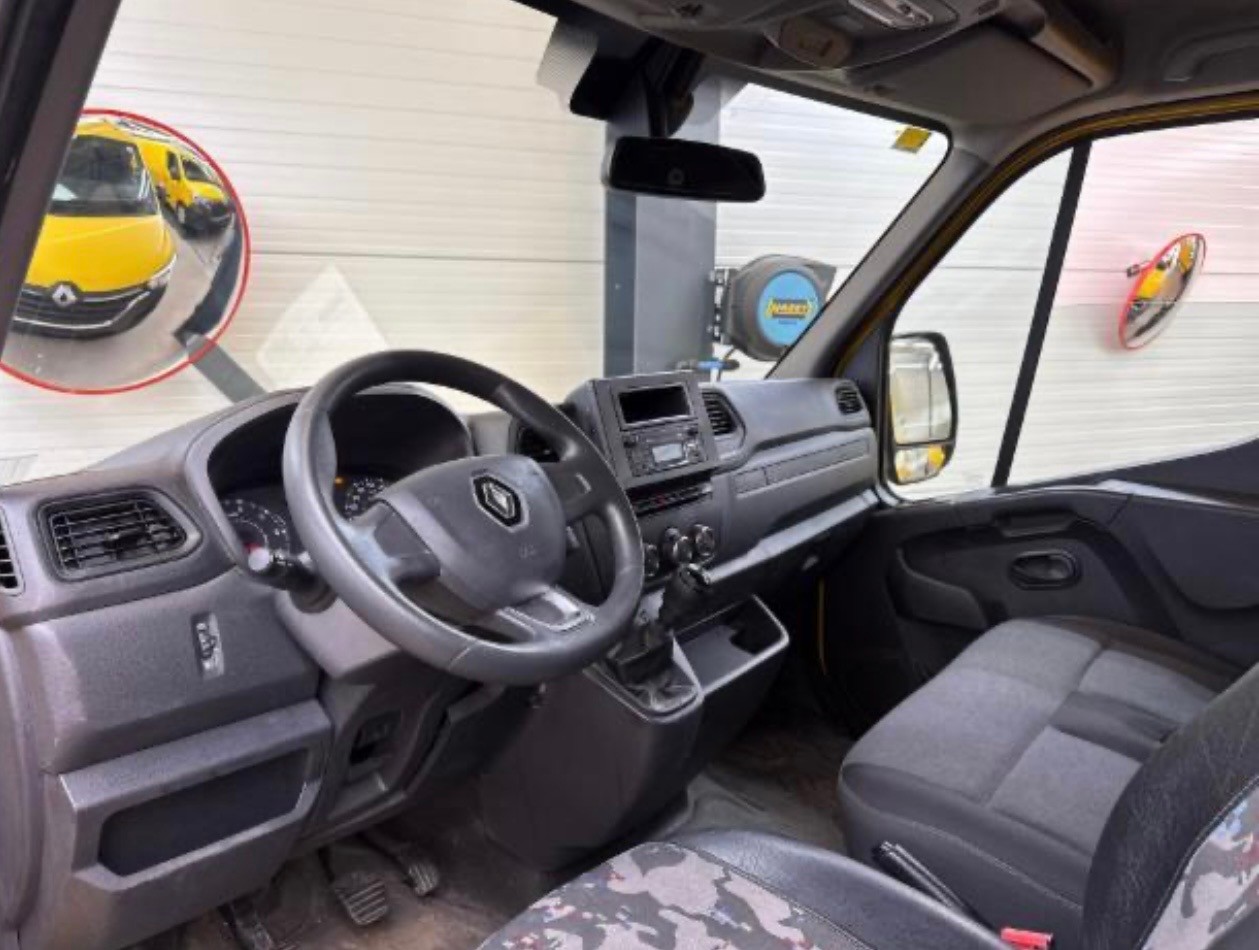 RENAULT Master T35 2.3dCi 135 L3H2-image-5