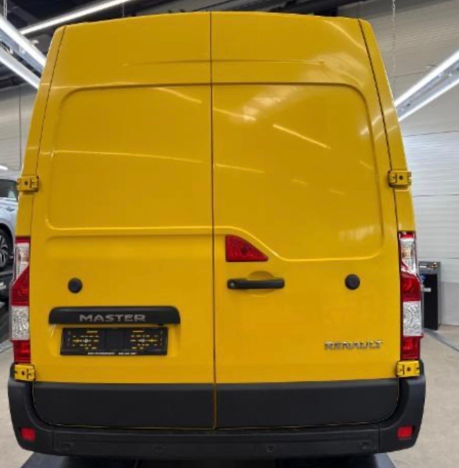 RENAULT Master T35 2.3dCi 135 L3H2-image-3